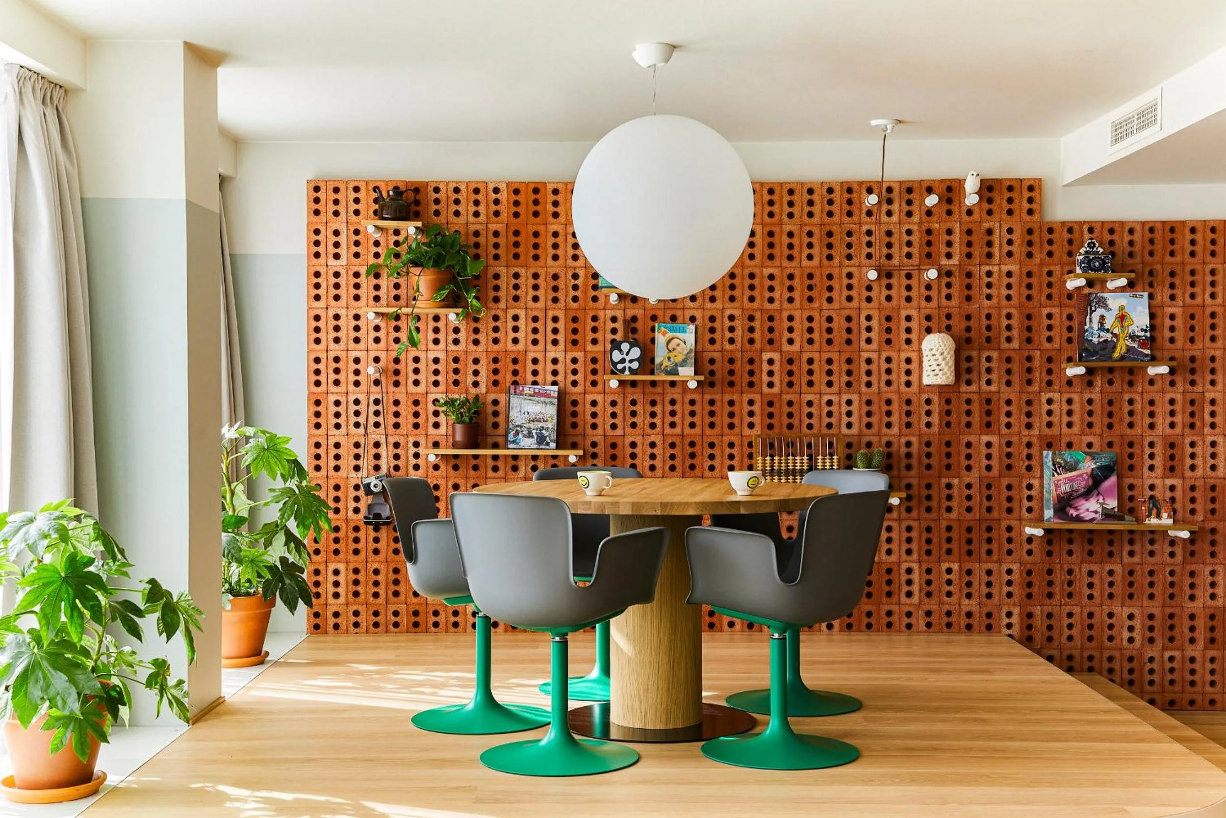 Dining area in Hobo Helsinki