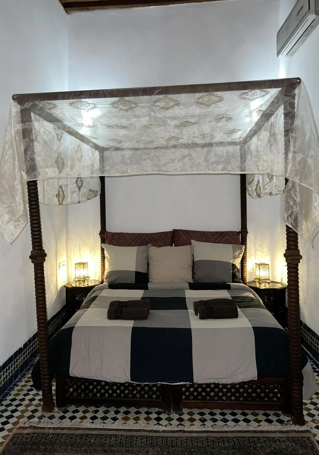 Bed in Riad Dezayn