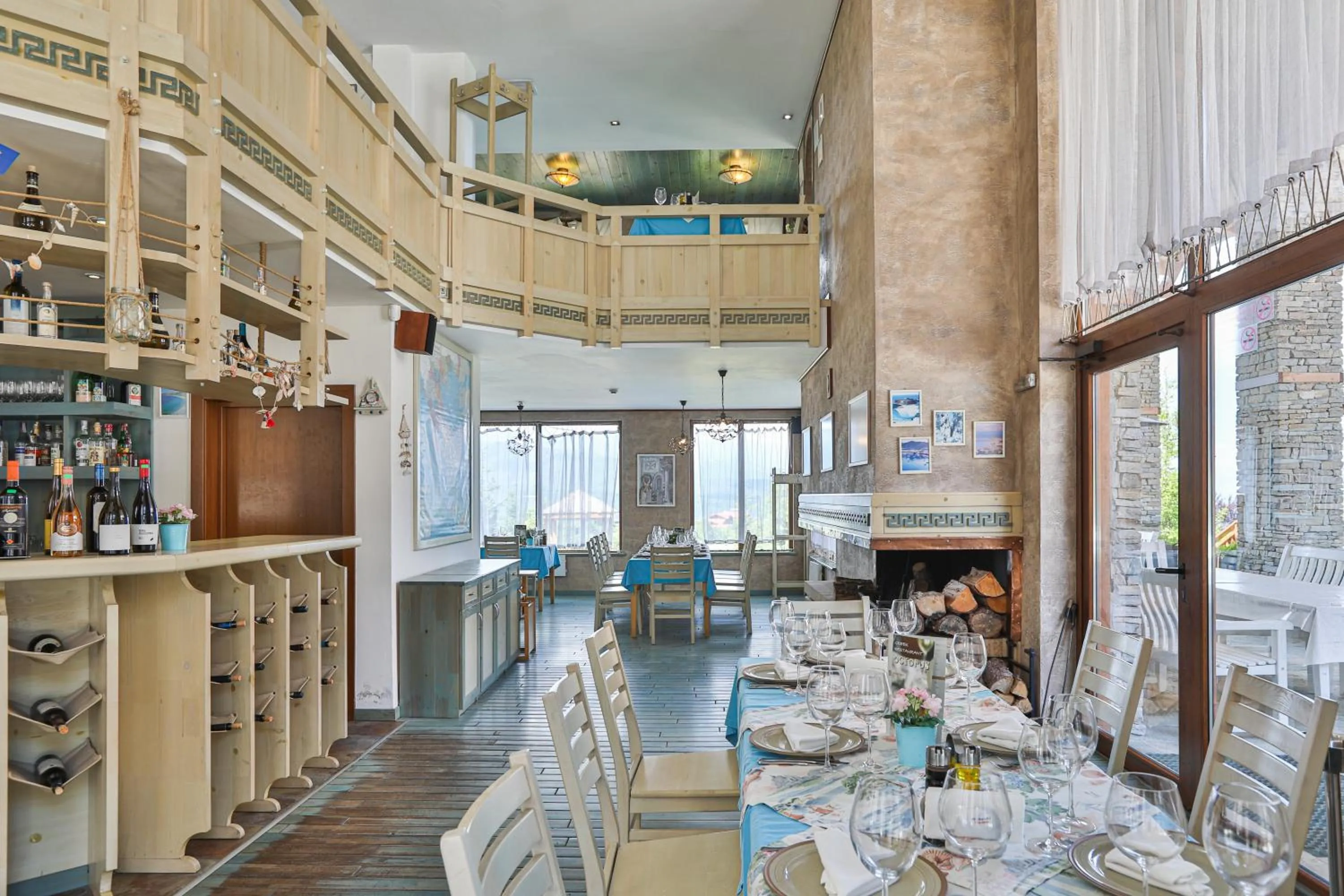 Restaurant/places to eat in Pirin Golf & Country Club Apartment Complex