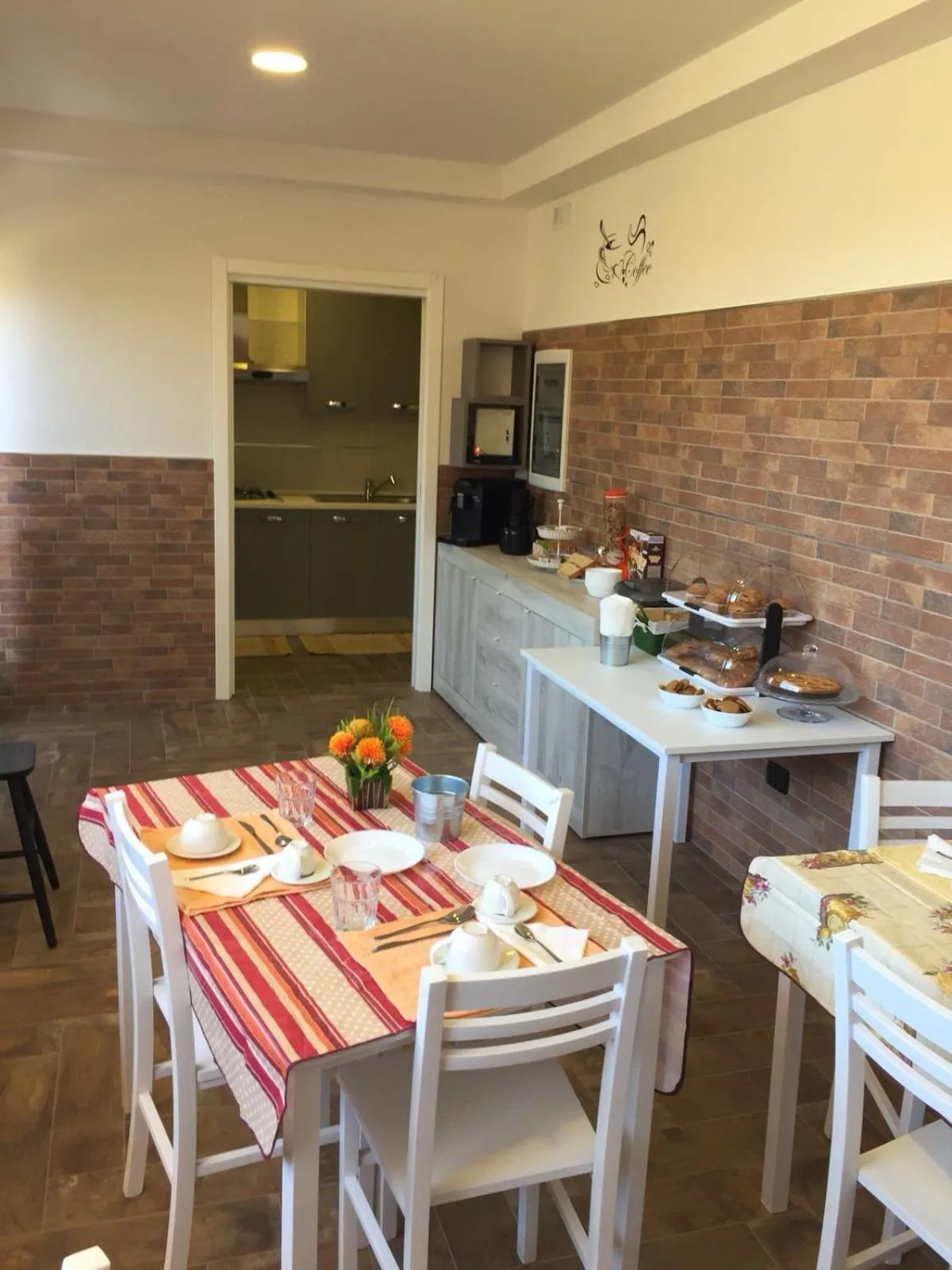 Communal lounge/ TV room in Beb la lupa