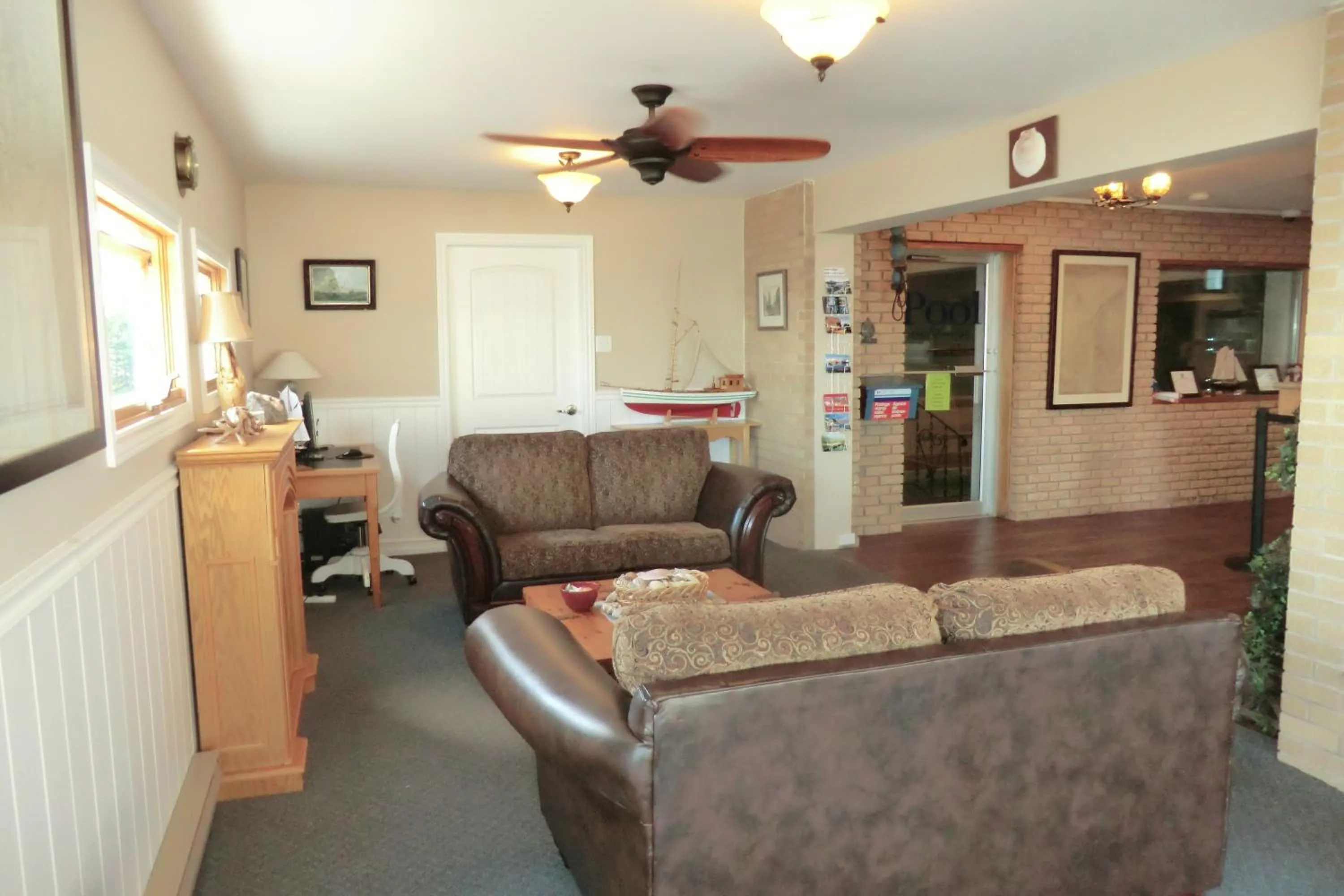 Lobby or reception in Admiral Digby Inn Restaurant and Cottages