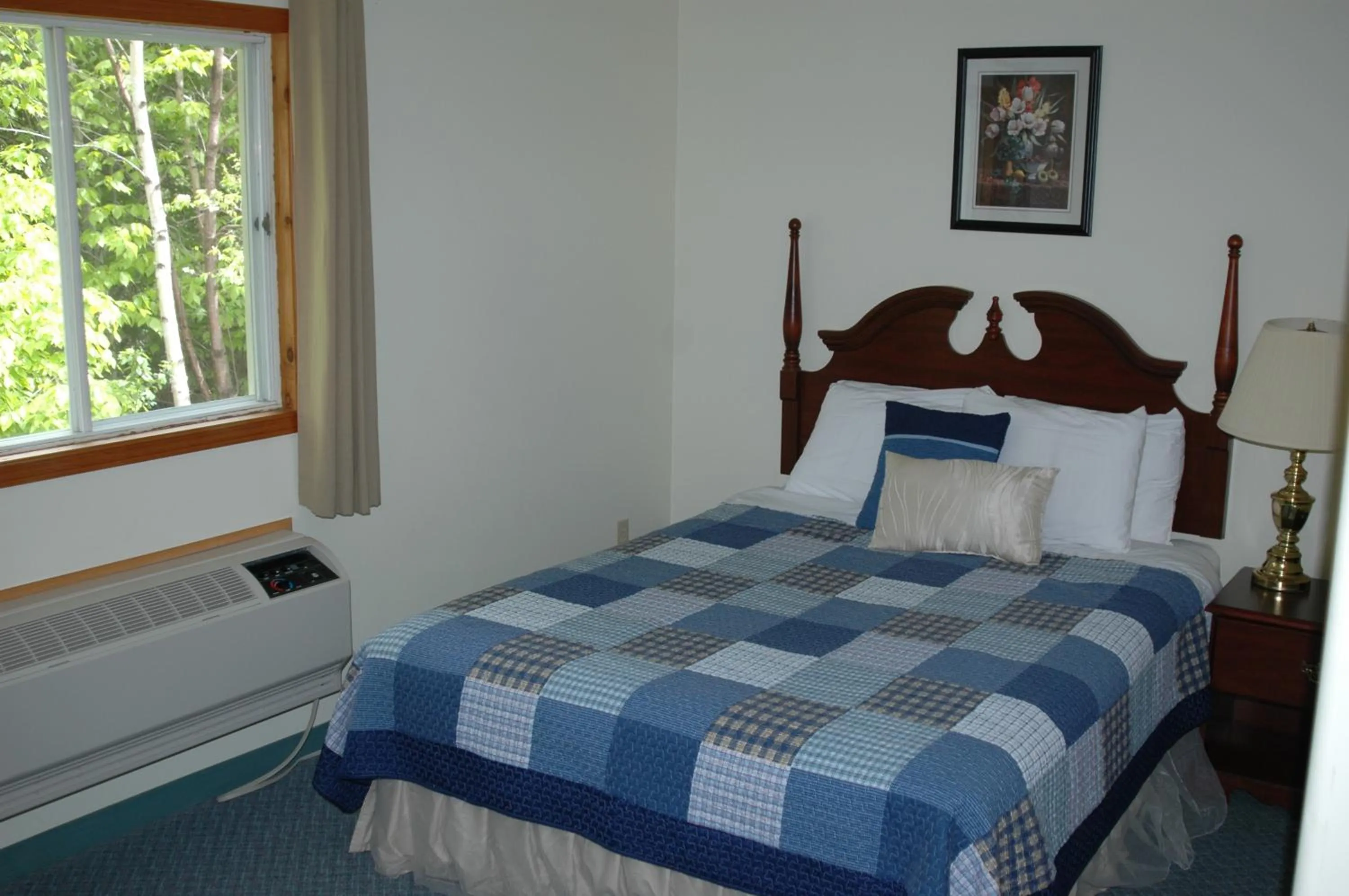 Bedroom, Bed in Admiral Digby Inn Restaurant and Cottages
