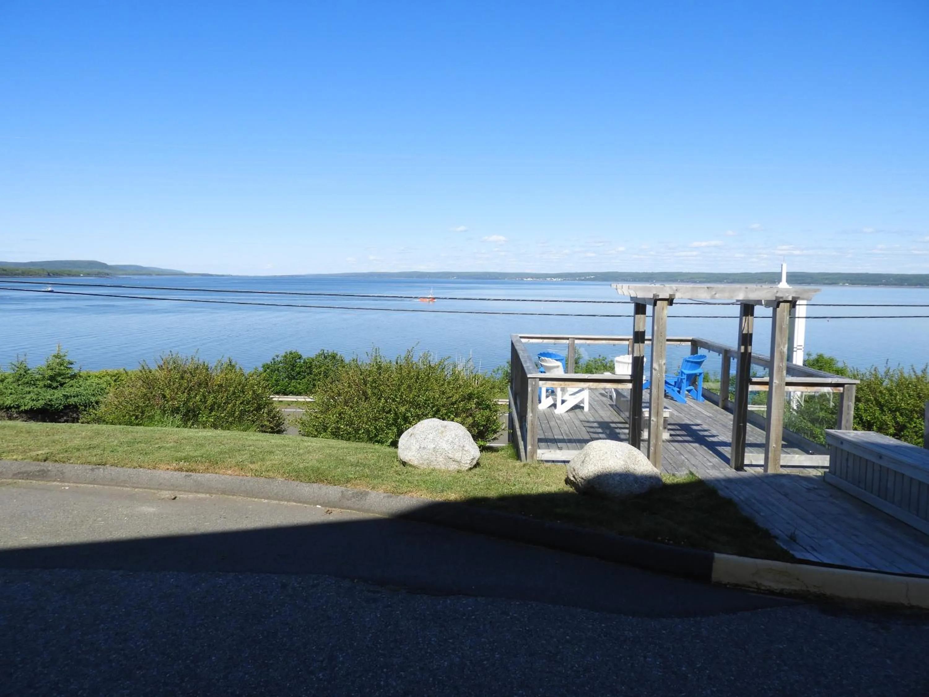 Patio in Admiral Digby Inn Restaurant and Cottages