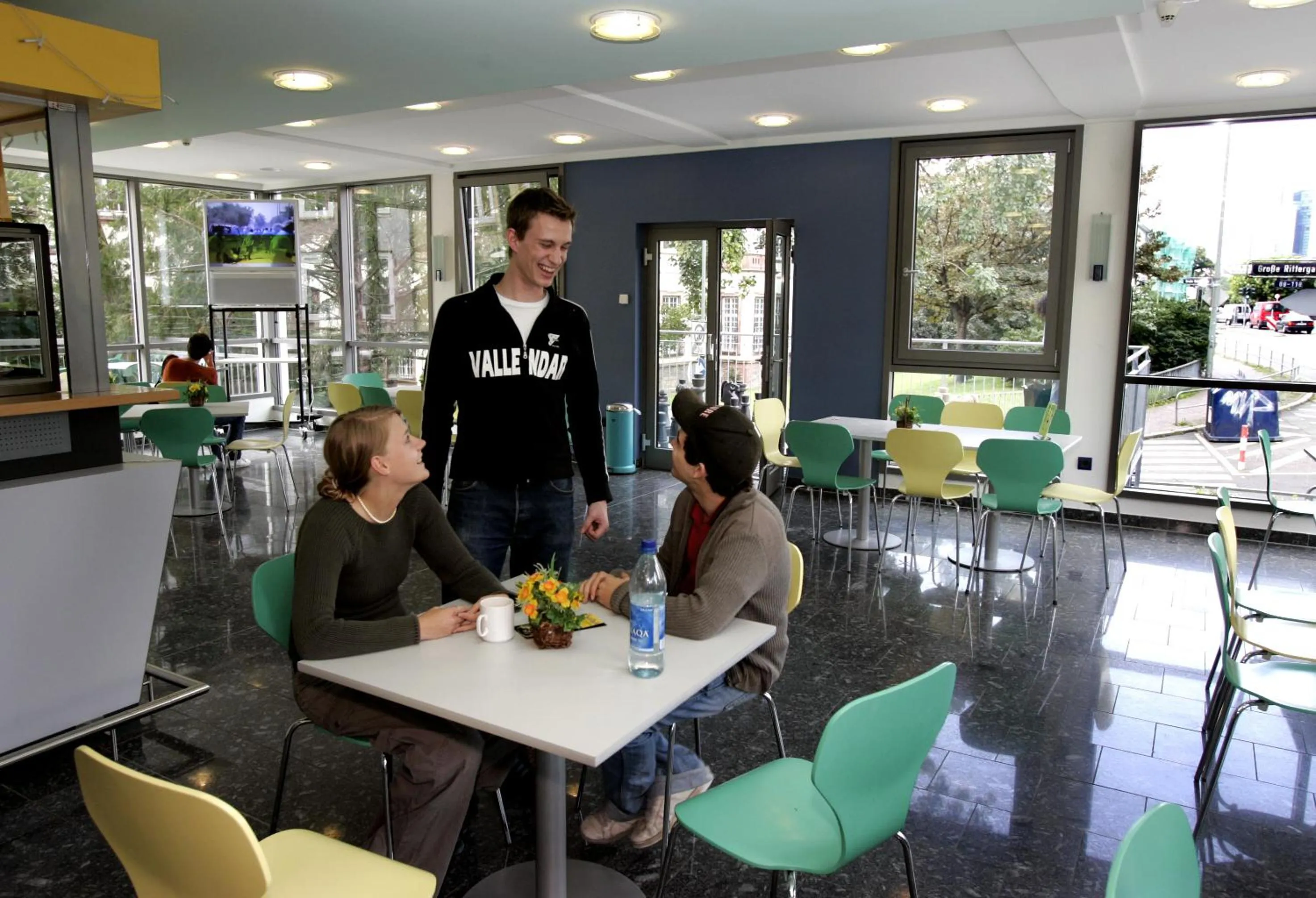 Restaurant/places to eat in Jugendherberge Frankfurt - Haus der Jugend