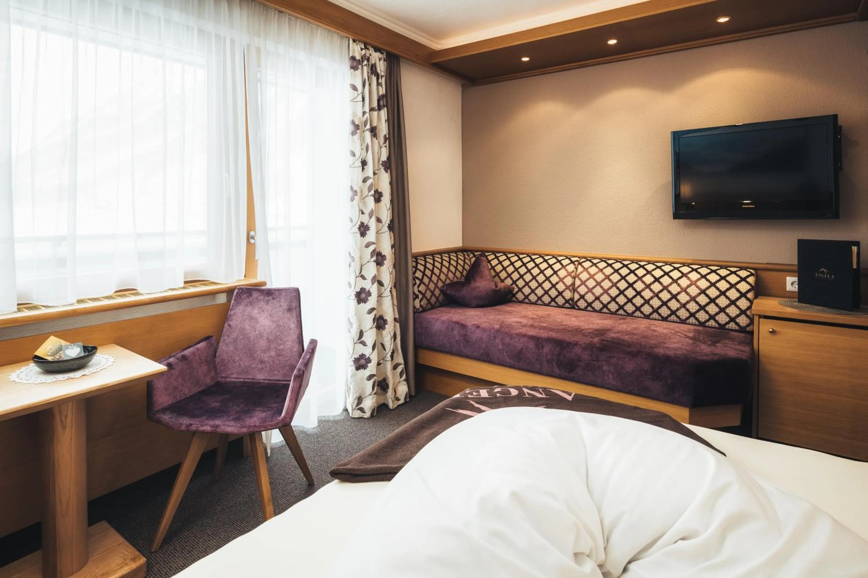 Photo of the whole room, Bed in Hotel Garni Angela