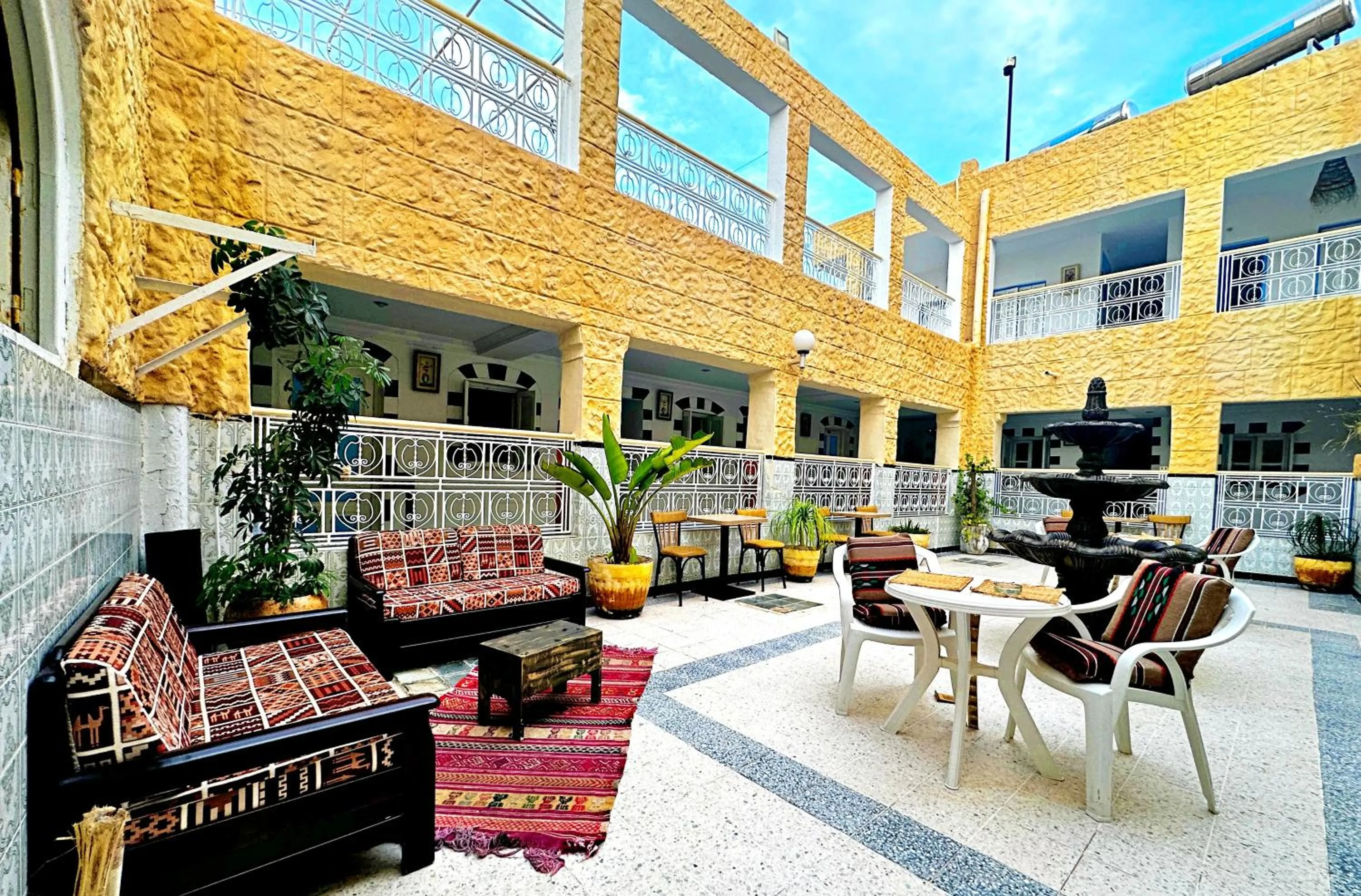 Property building in Hotel Paris