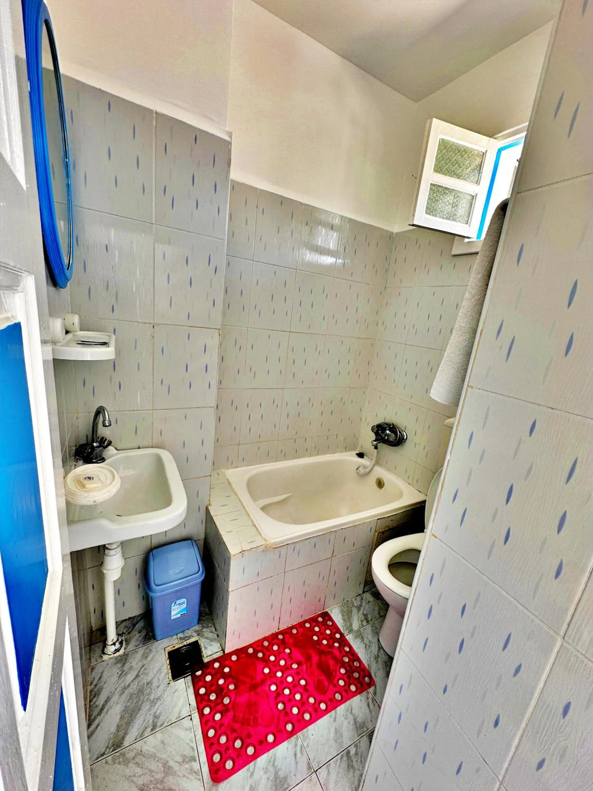 Bathroom in Hotel Paris