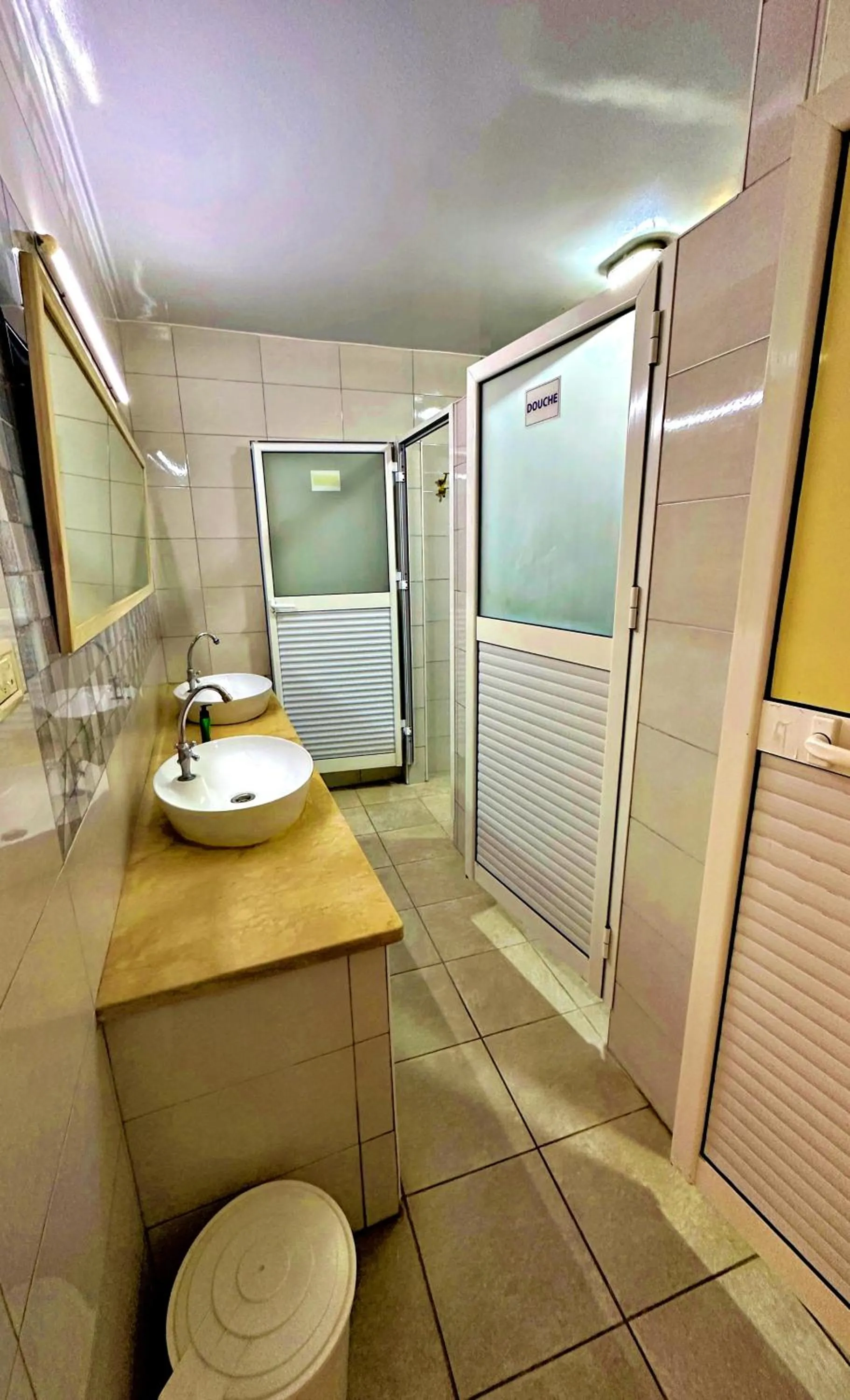 Shower in Hotel Paris