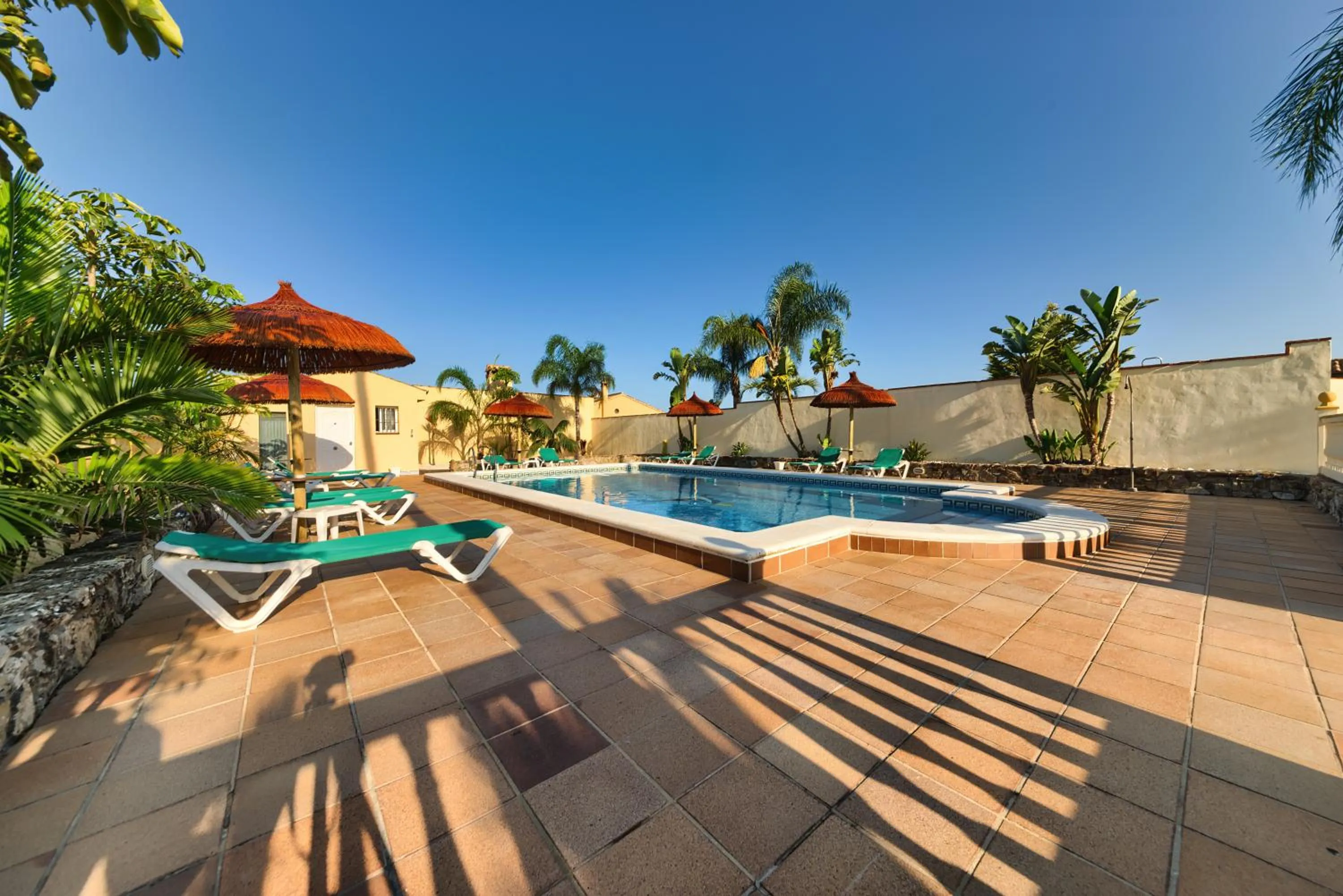 Swimming pool in Apartamentos Villafaro Conil