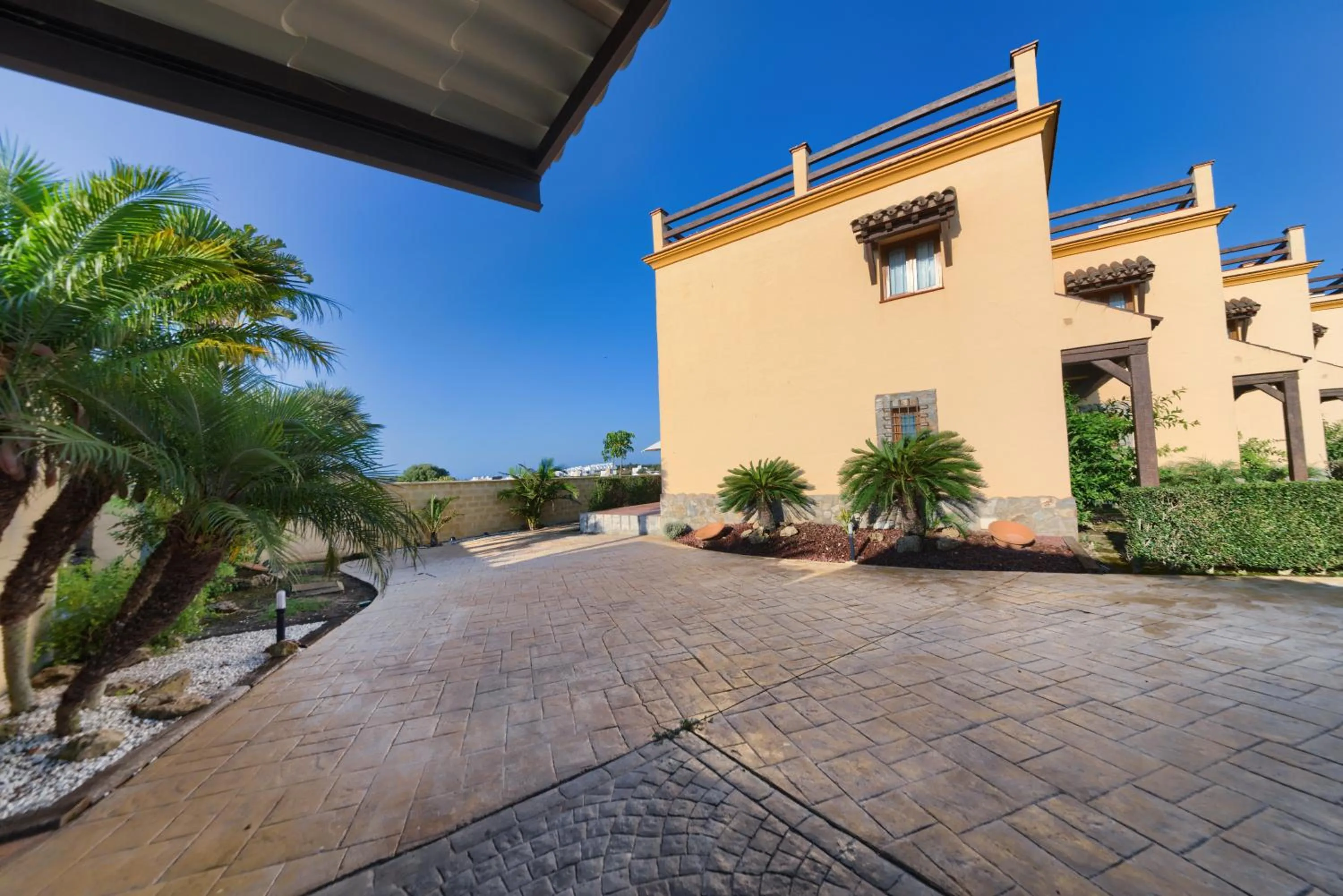 Property building in Apartamentos Villafaro Conil