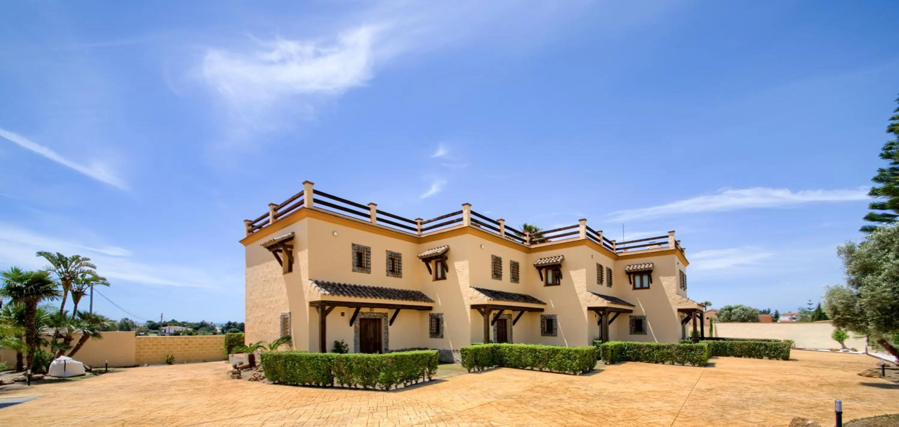 Property building in Apartamentos Villafaro Conil