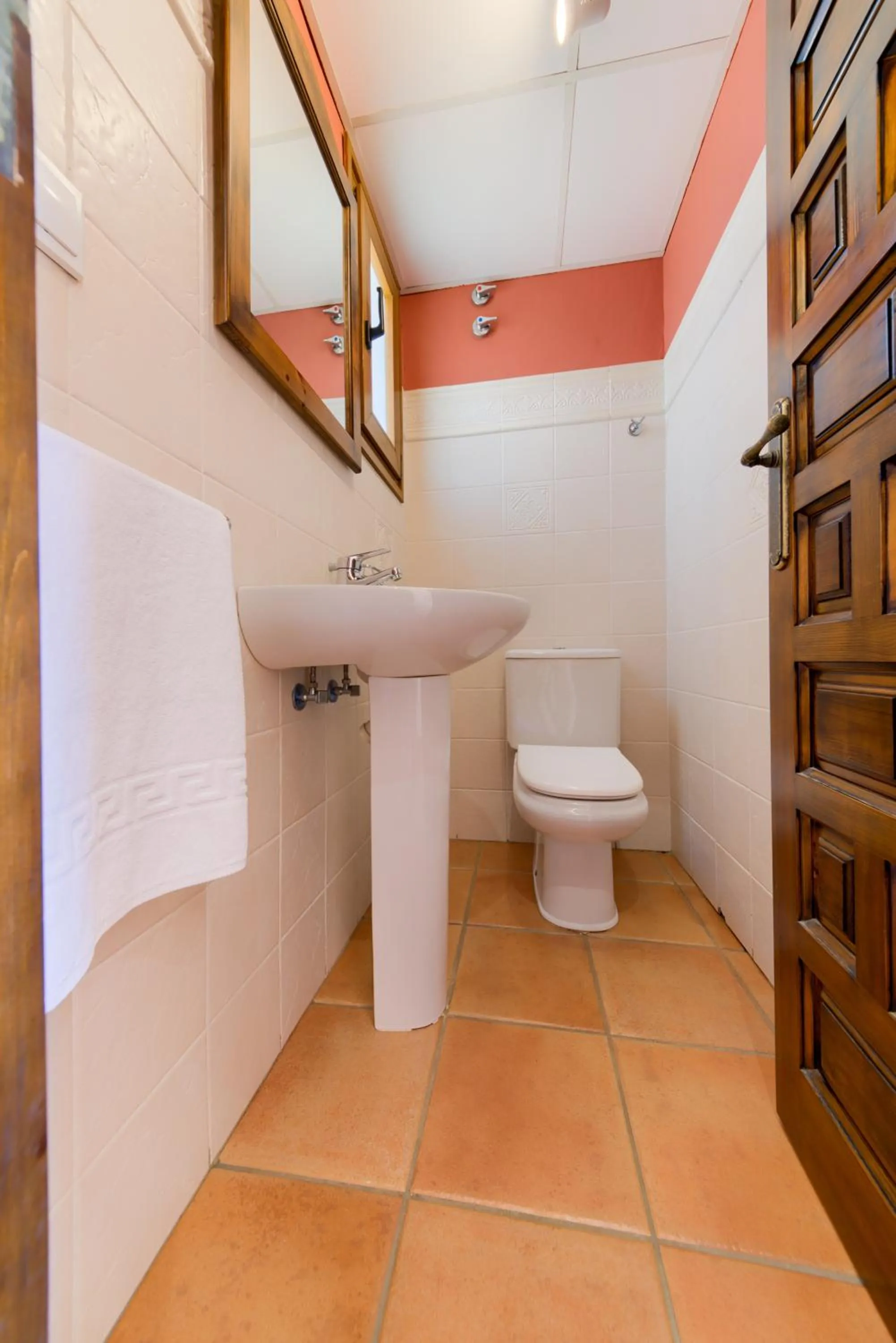Toilet in Apartamentos Villafaro Conil