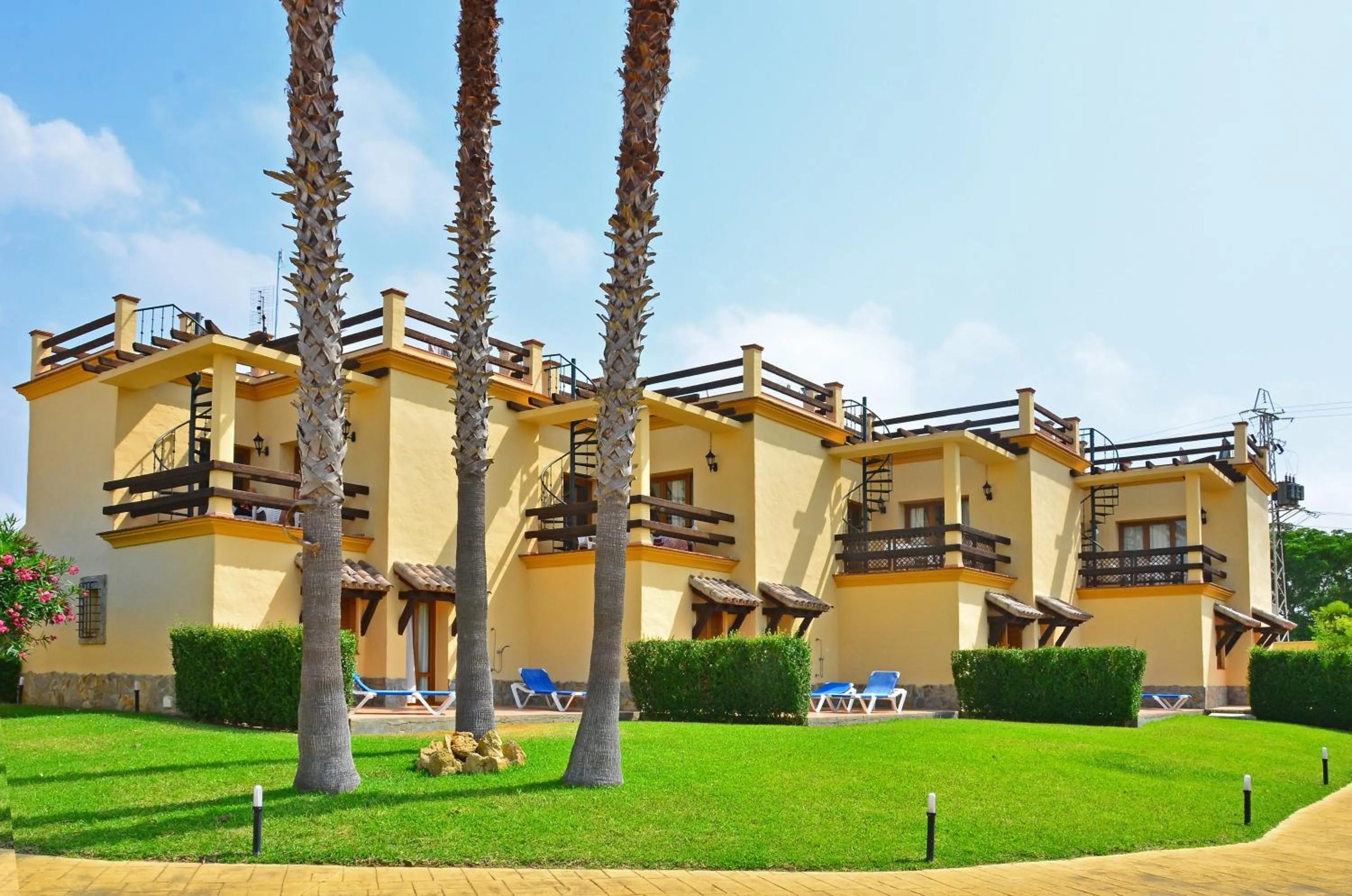 Property building in Apartamentos Villafaro Conil