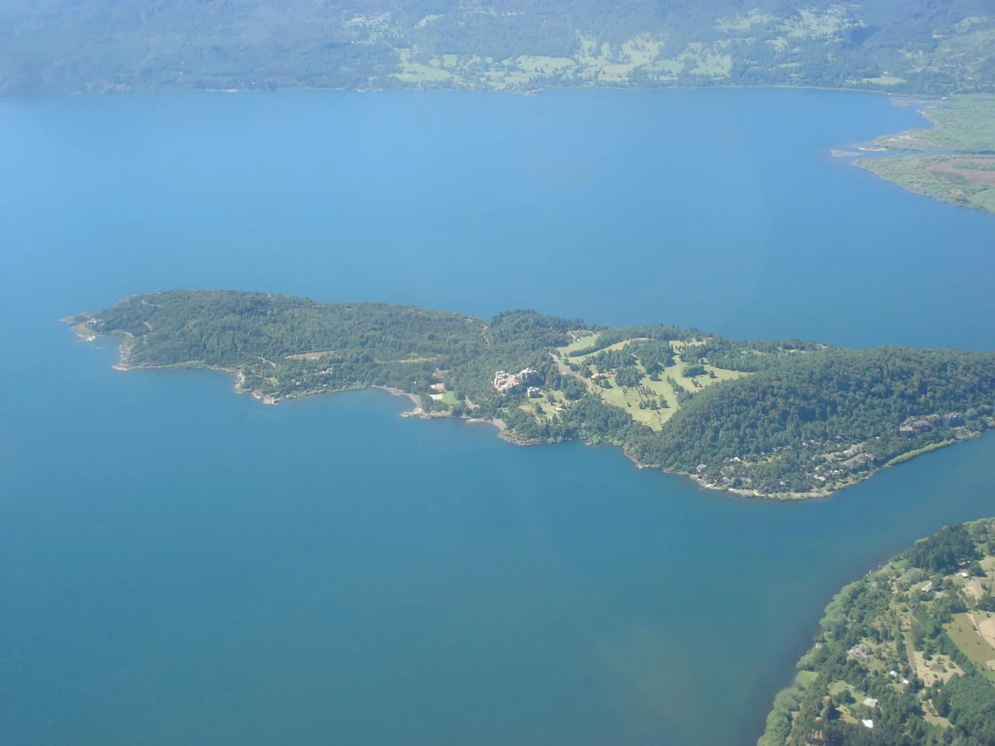 Property building in La Peninsula Rehue