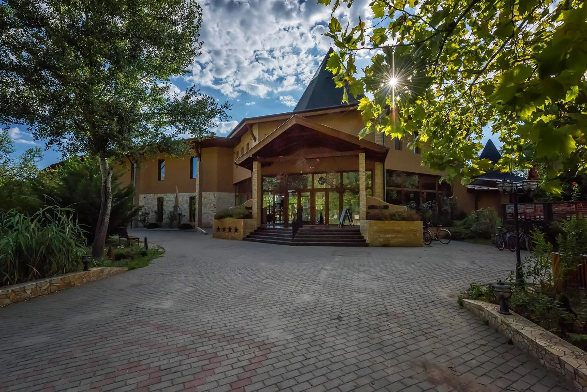 Facade/entrance in Session Hotel Ráckeve