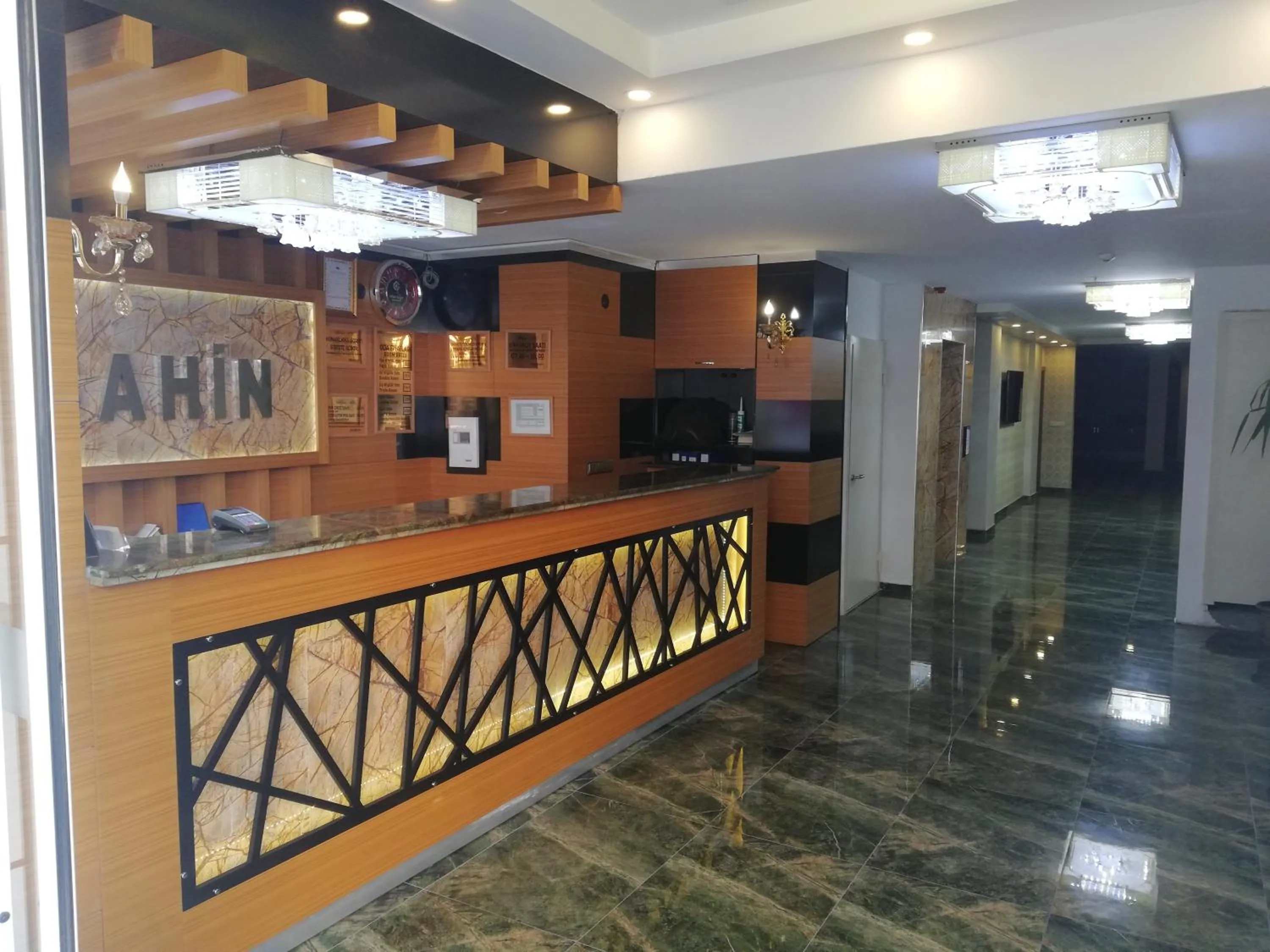Lobby or reception in BURSA ŞAHiN HOTEL