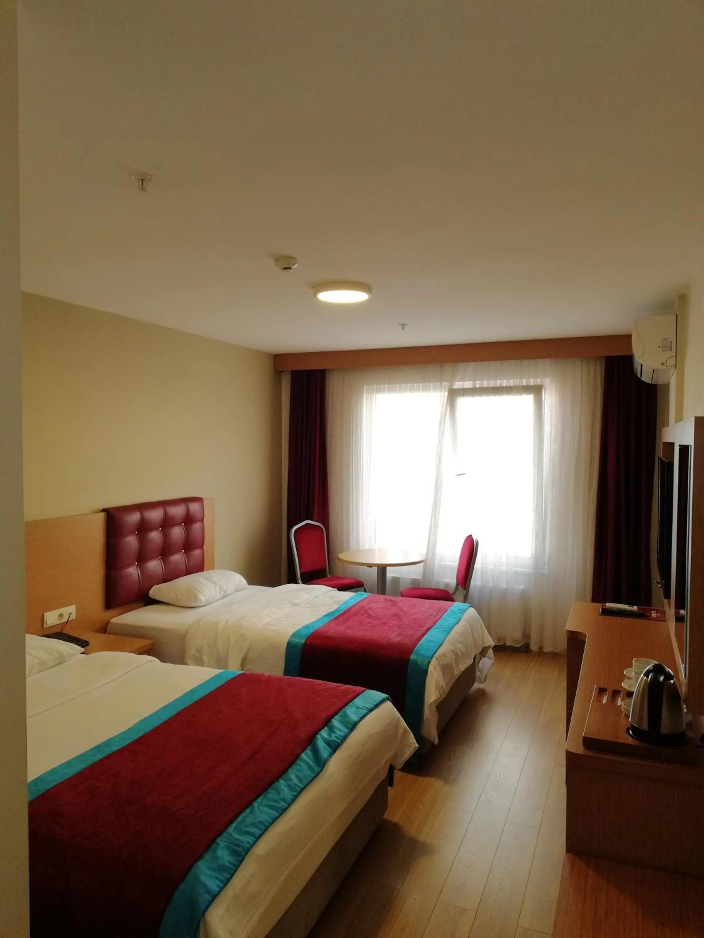 Photo of the whole room, Bed in BURSA ŞAHiN HOTEL