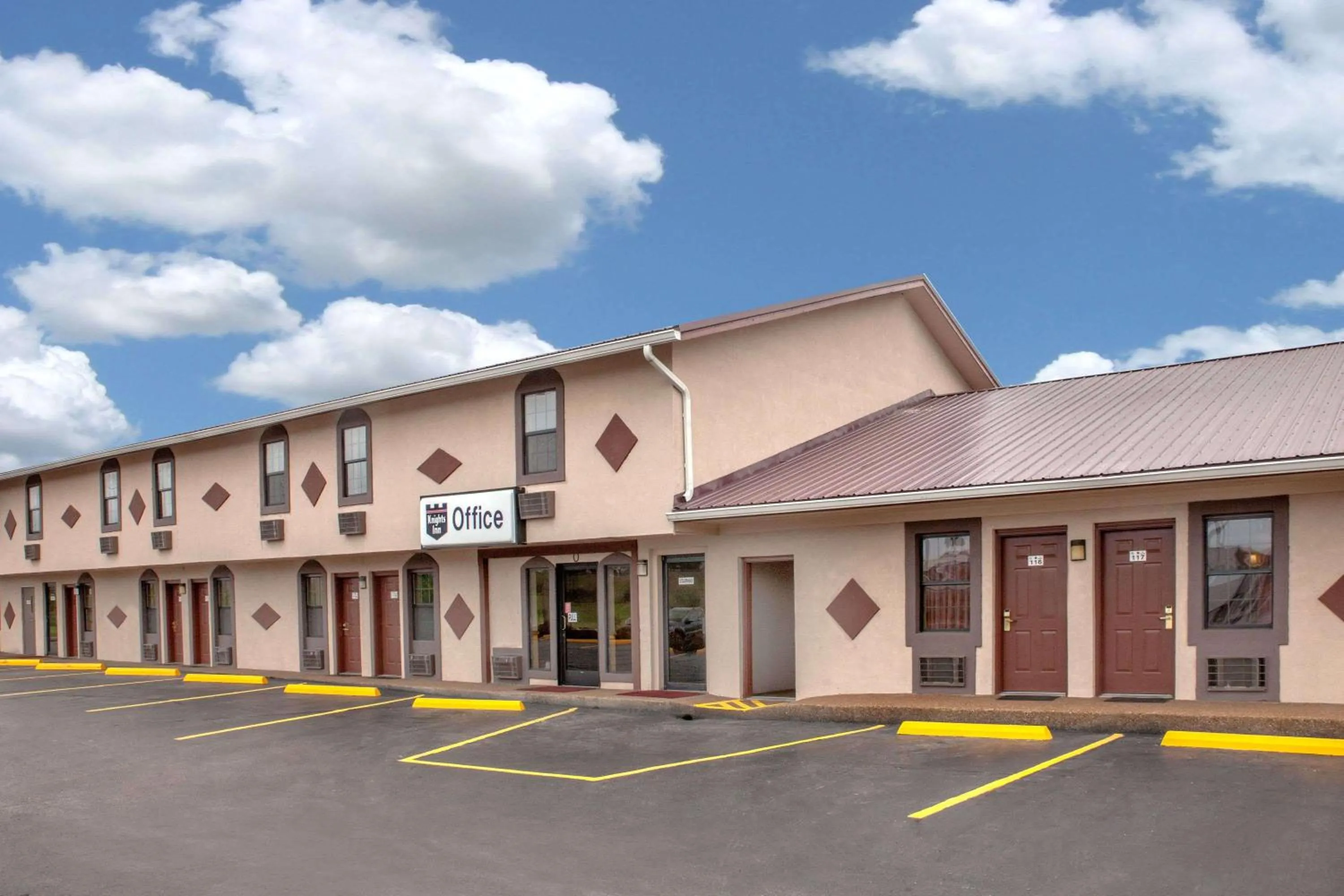 Property building in Knights Inn Wildersville