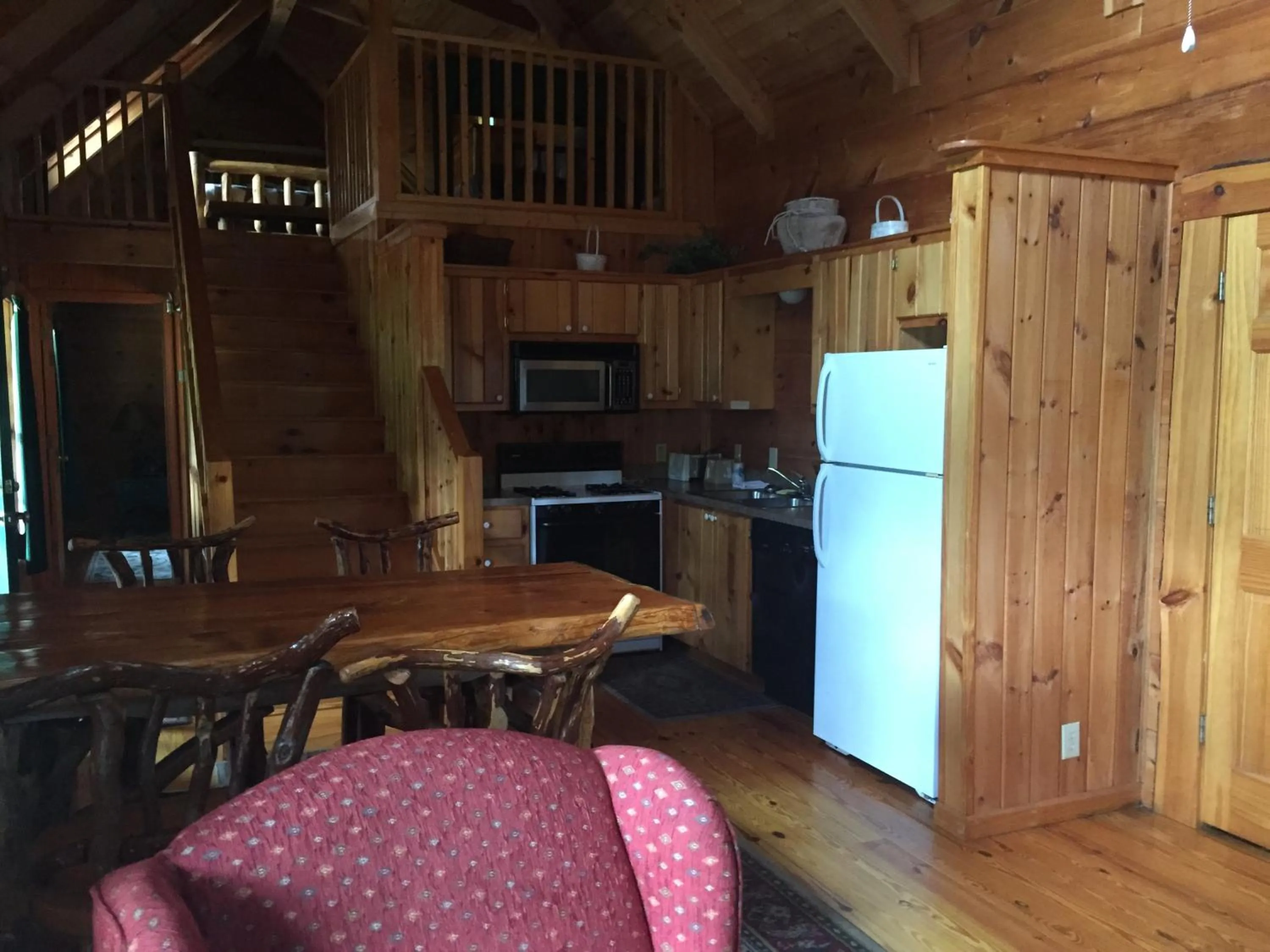 Kitchen or kitchenette in Highland Hills Motel & Cabins