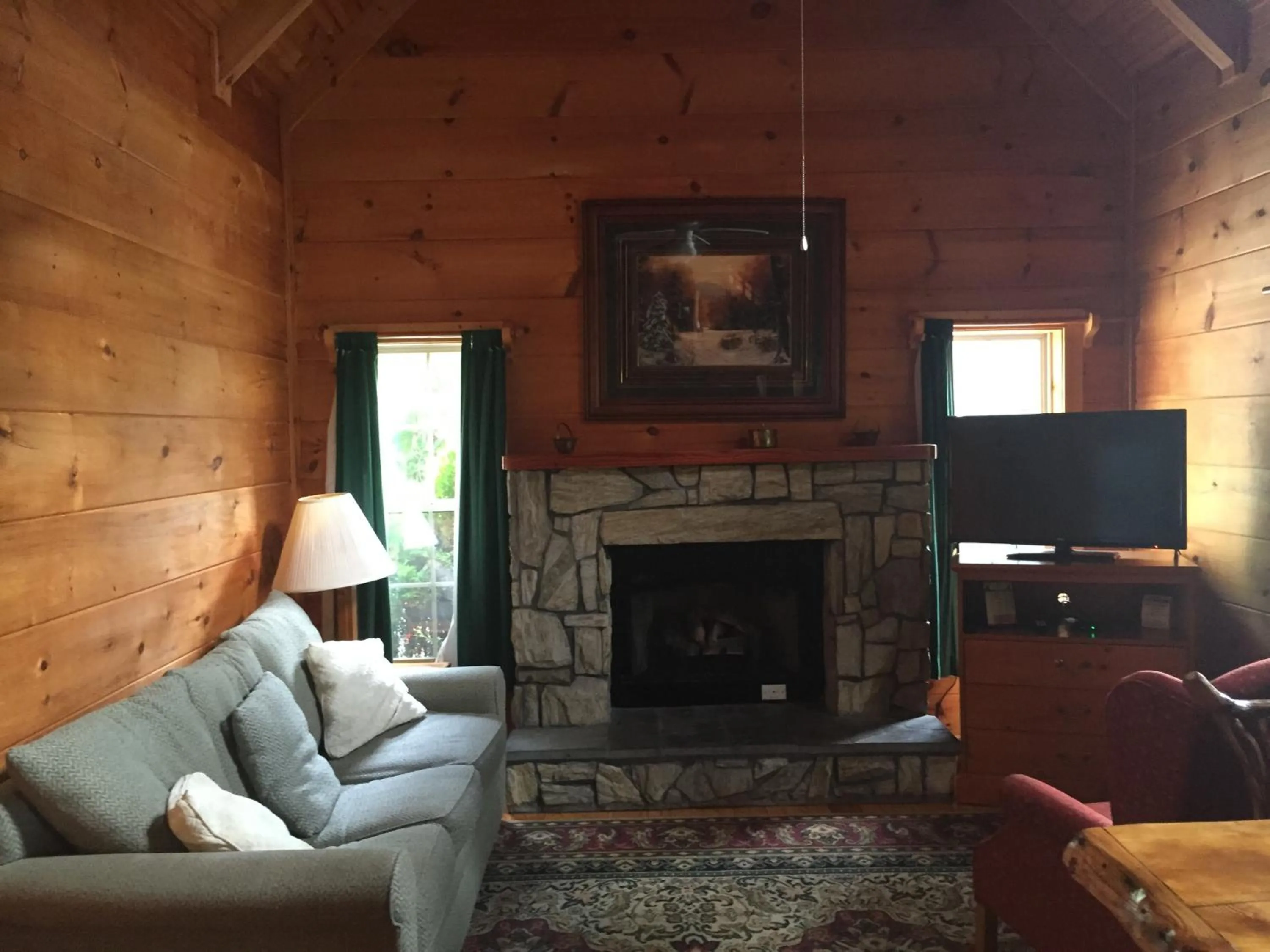 Living room in Highland Hills Motel & Cabins
