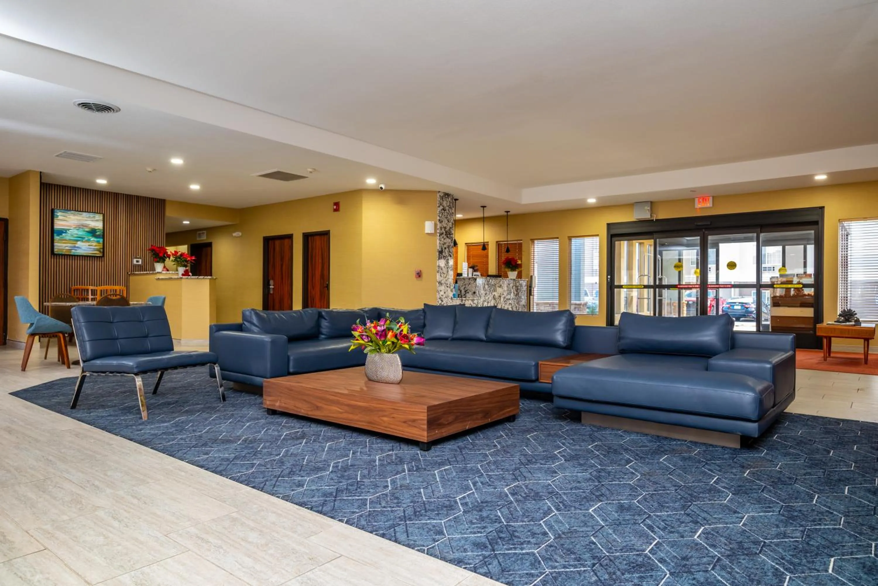 Seating area in Endeavor Inn & Suites, Trademark Collection by Wyndham