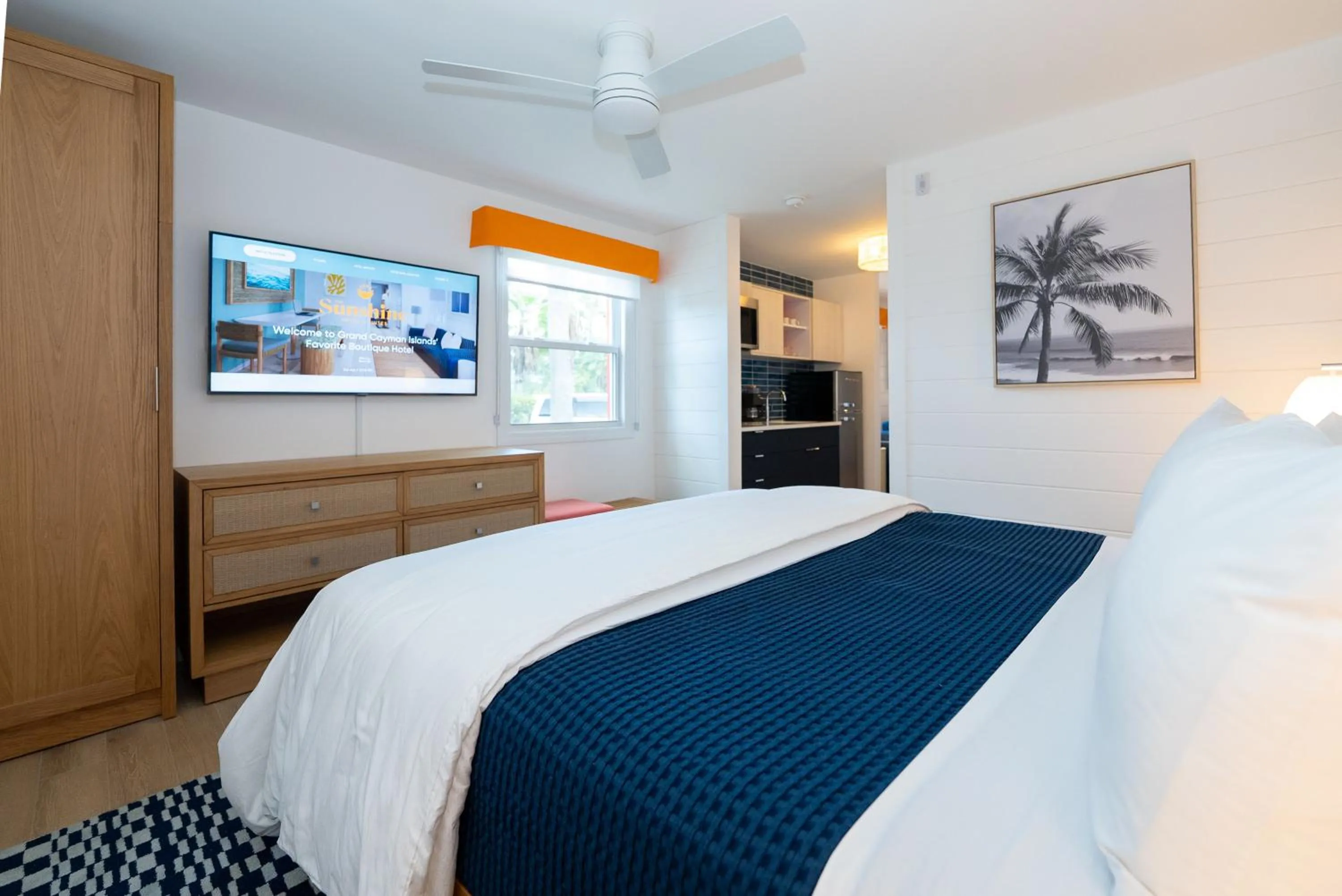 Photo of the whole room, Bed in The Sunshine Hotel and Suites