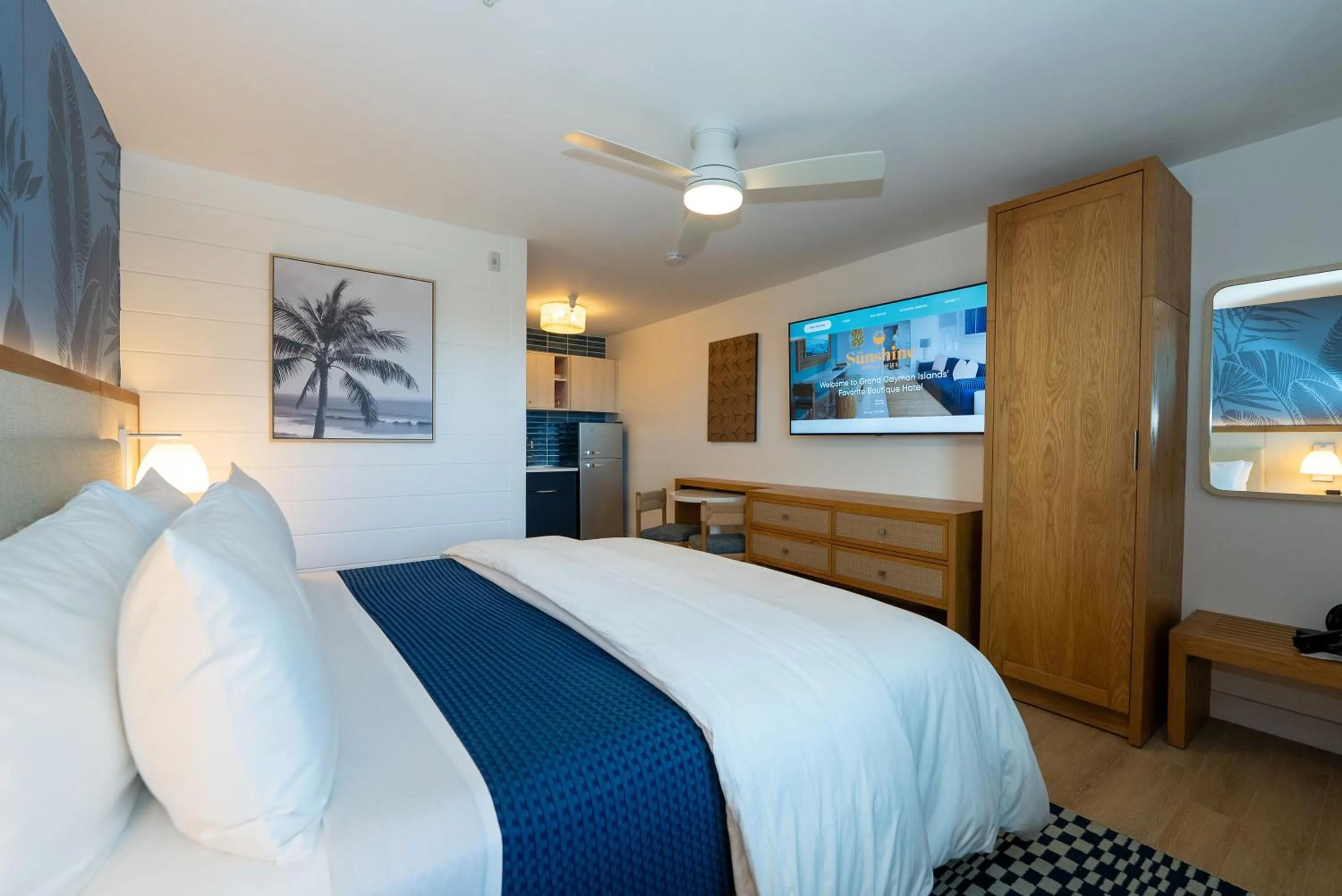 Photo of the whole room, Bed in The Sunshine Hotel and Suites