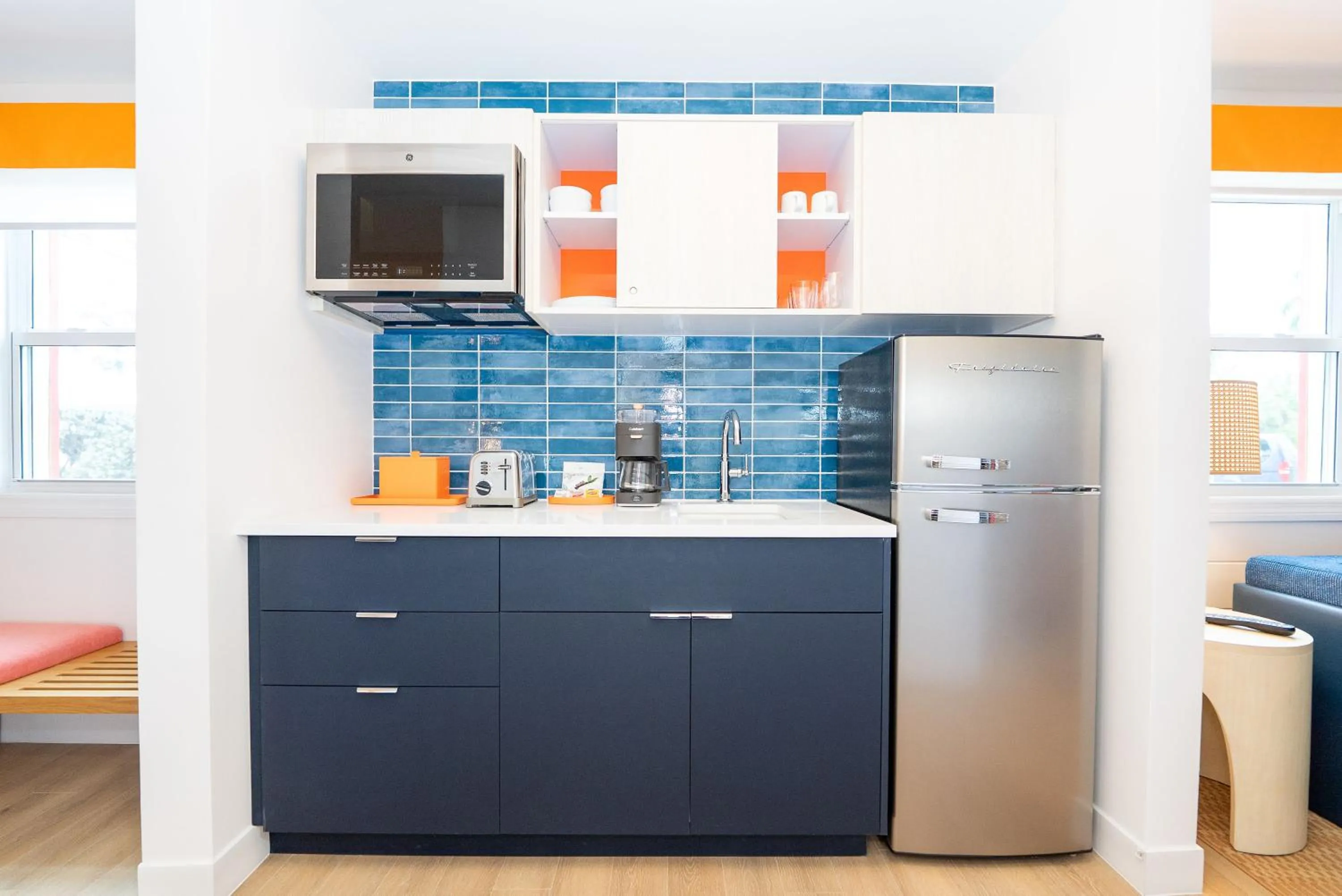 Kitchen or kitchenette in The Sunshine Hotel and Suites