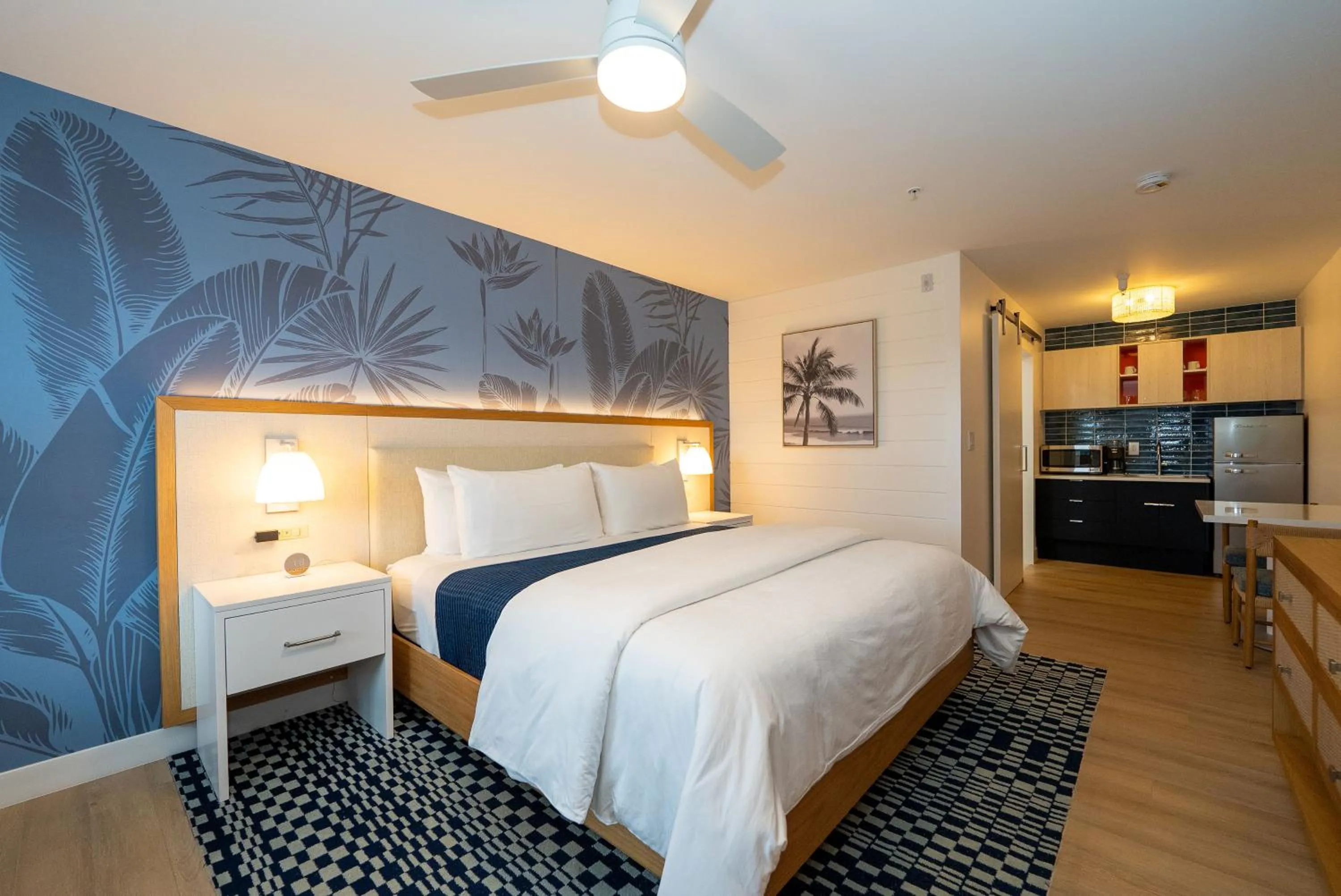 Photo of the whole room, Bed in The Sunshine Hotel and Suites