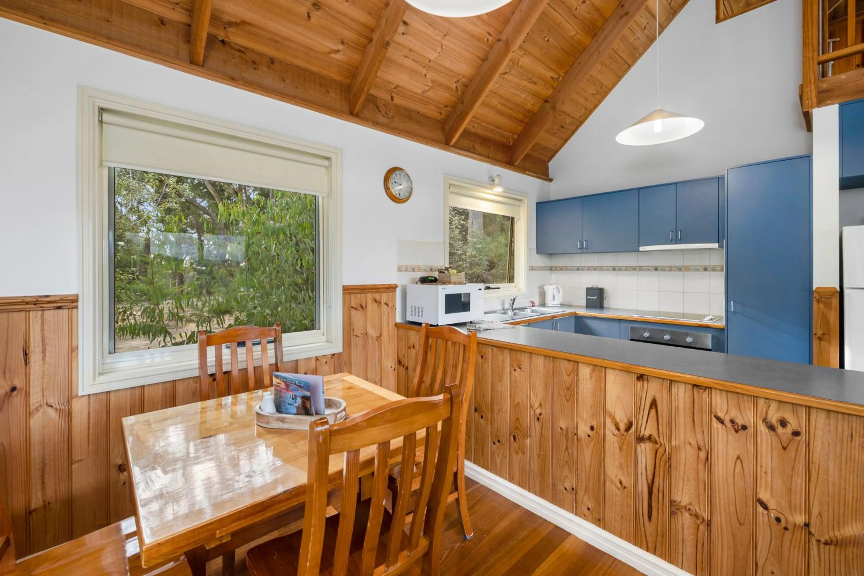 Lorne Bush House Cottages & Eco Retreats