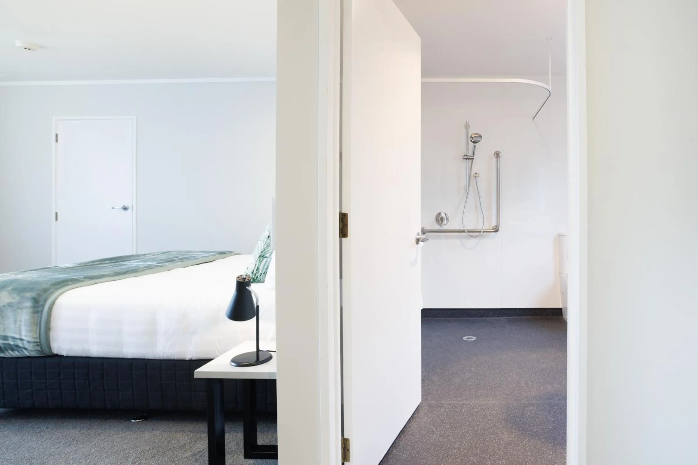 Bed in BK's Pohutukawa Lodge