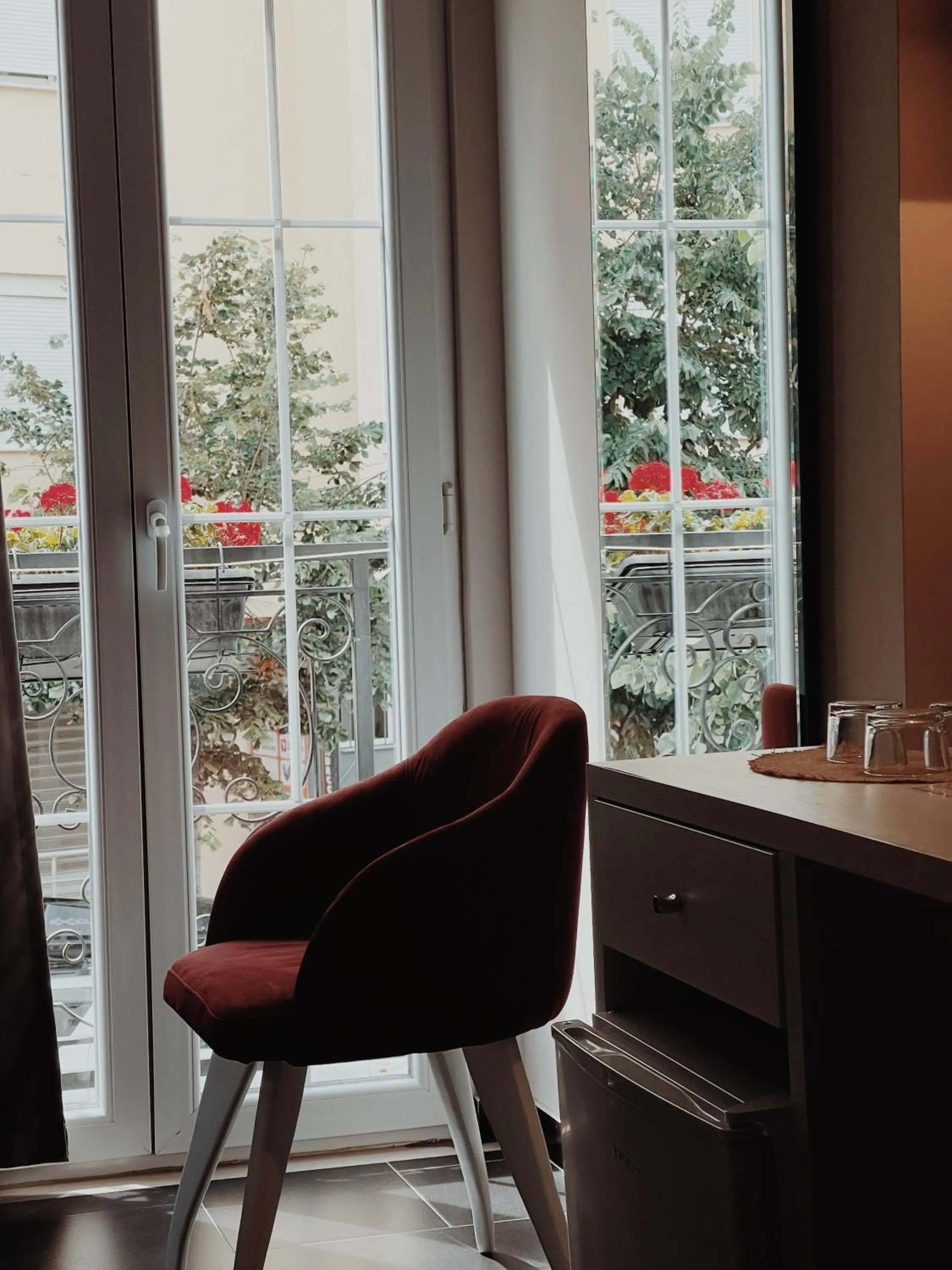 Seating area in Ruby Palace