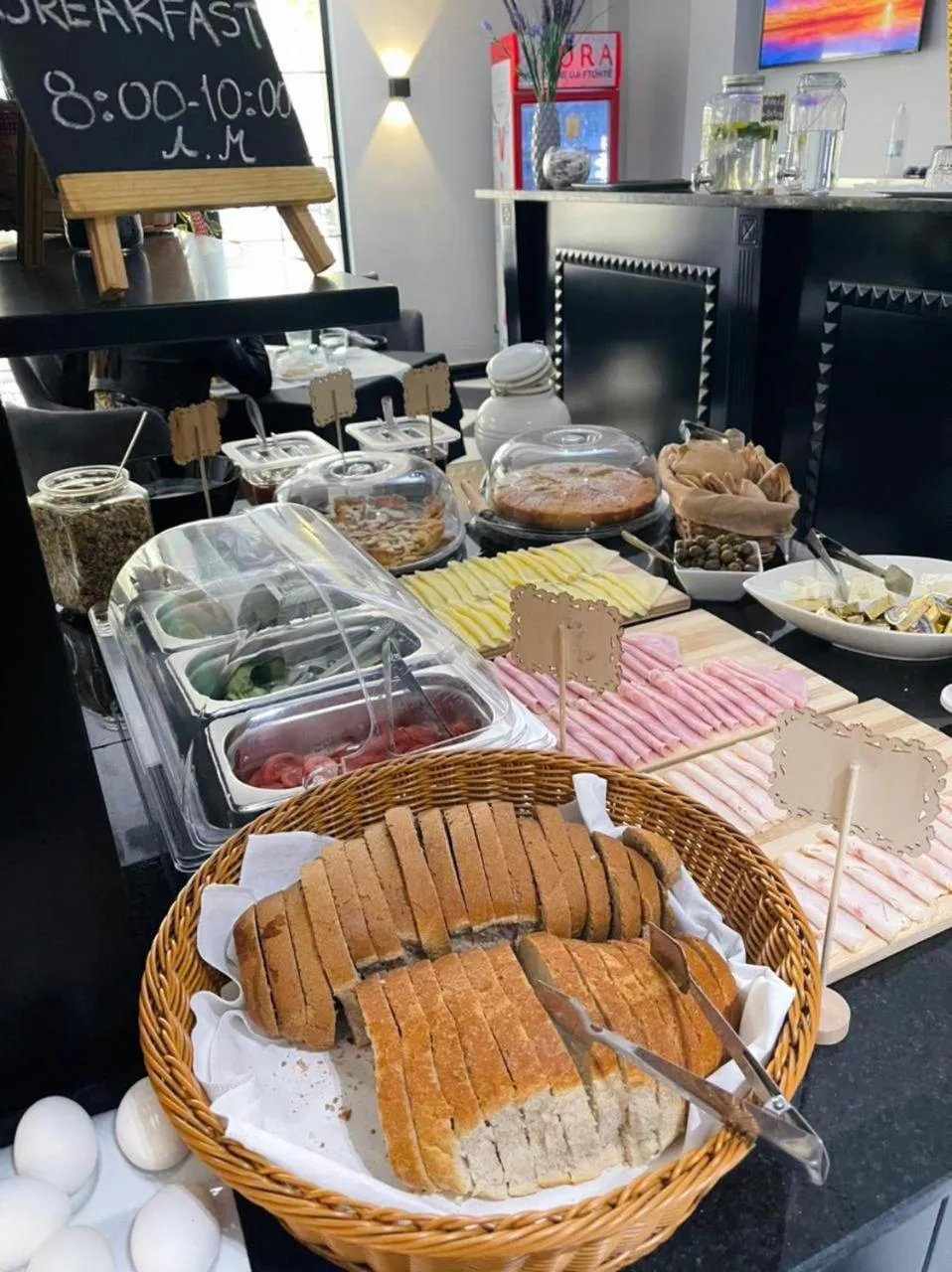 Buffet breakfast in Ruby Palace