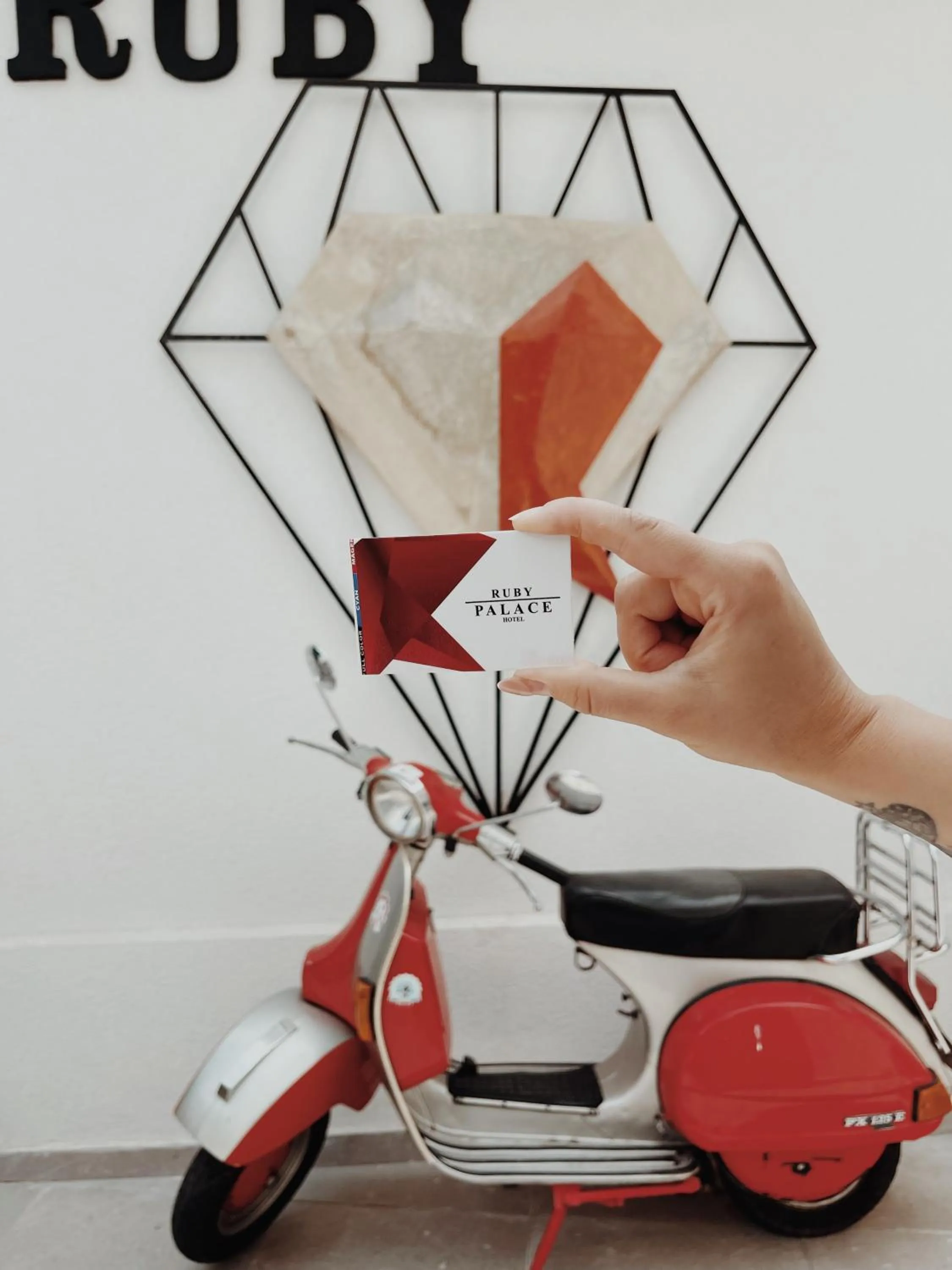 Decorative detail in Ruby Palace