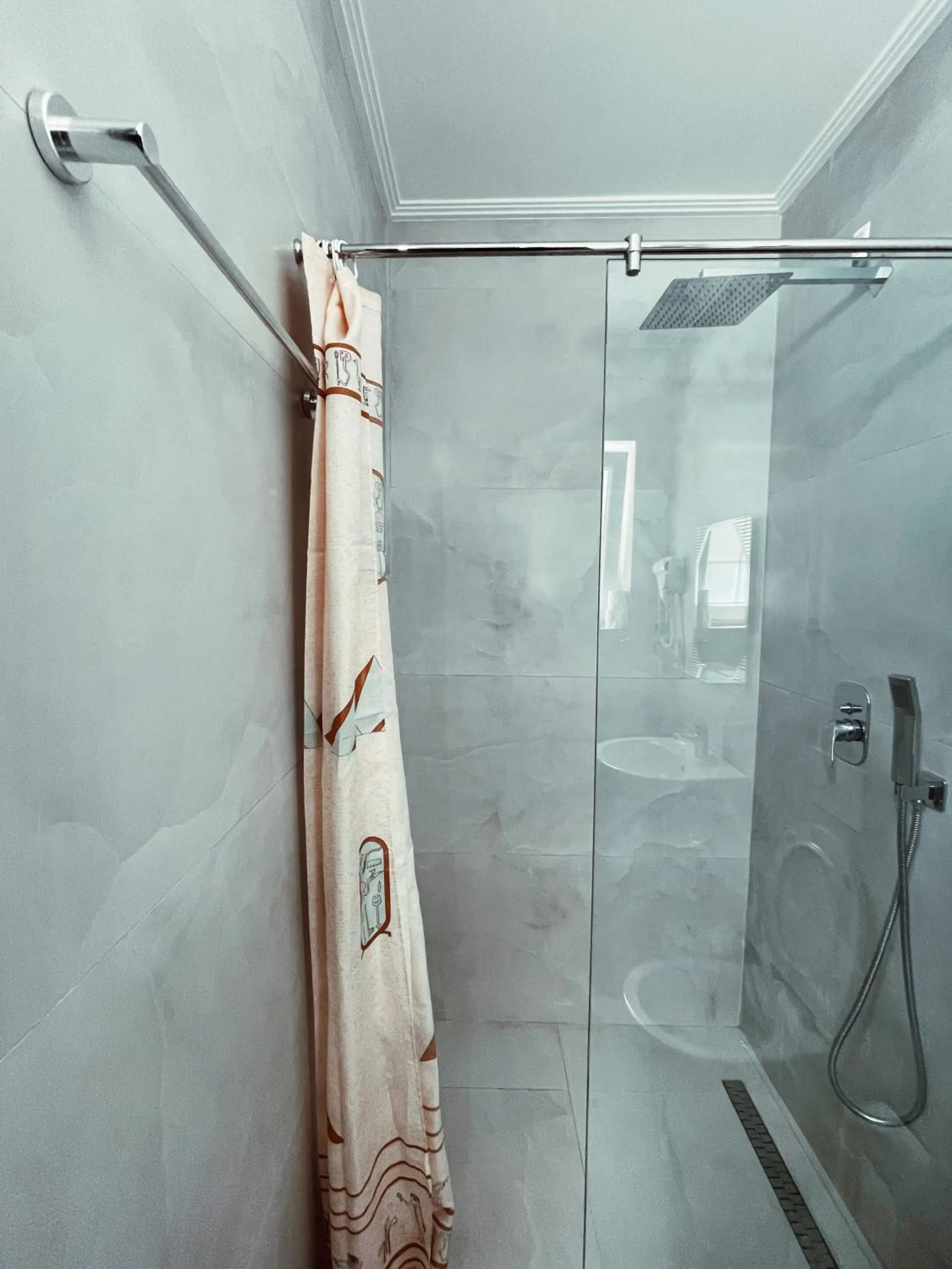 Bathroom in Ruby Palace