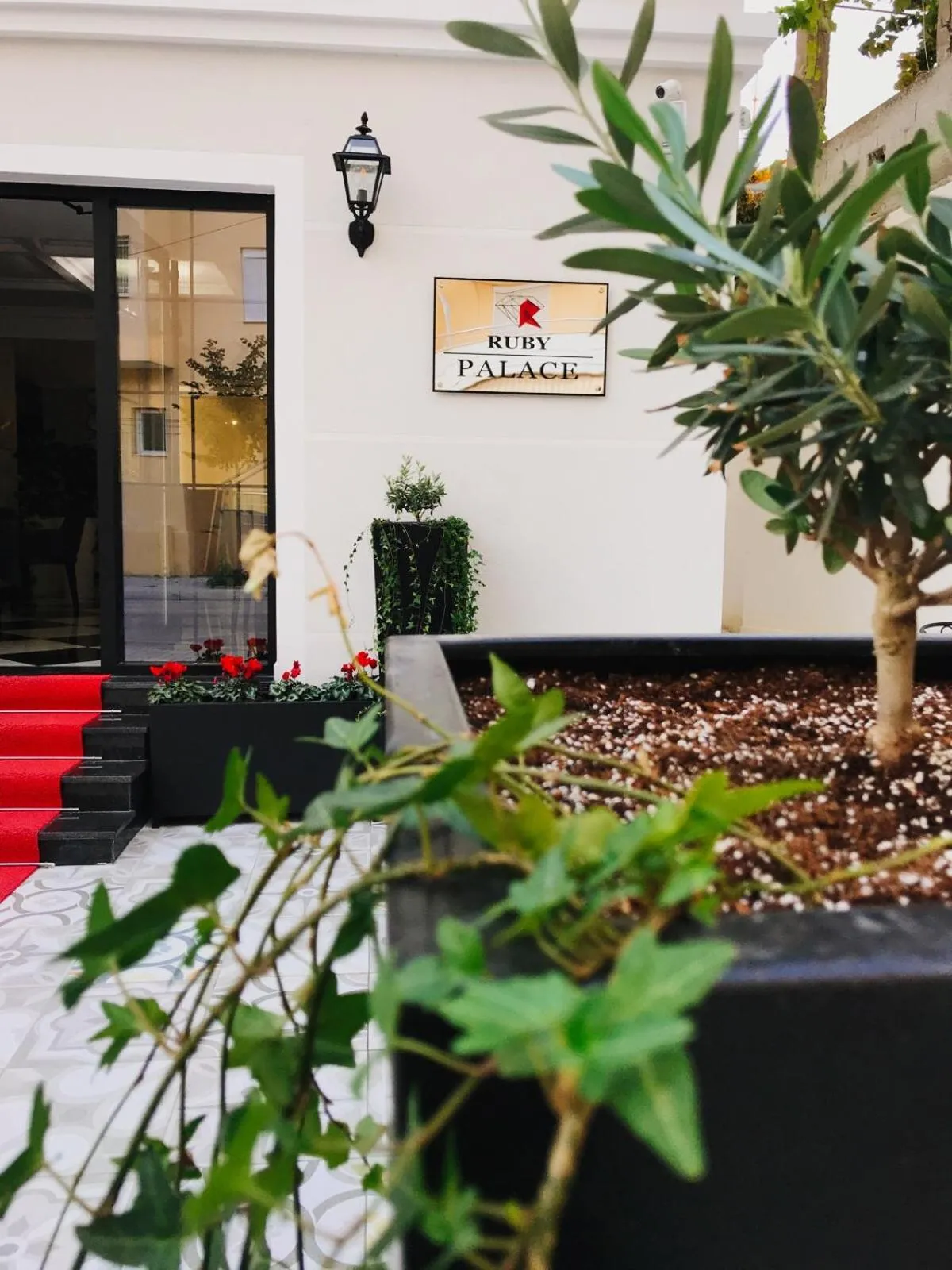 Garden in Ruby Palace