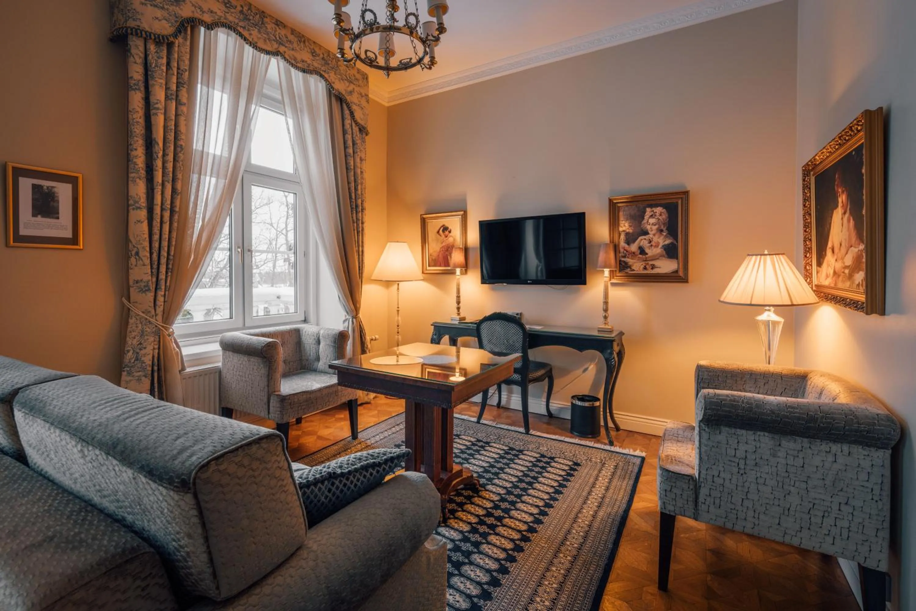 Communal lounge/ TV room in Hotel Haikko Manor & Spa