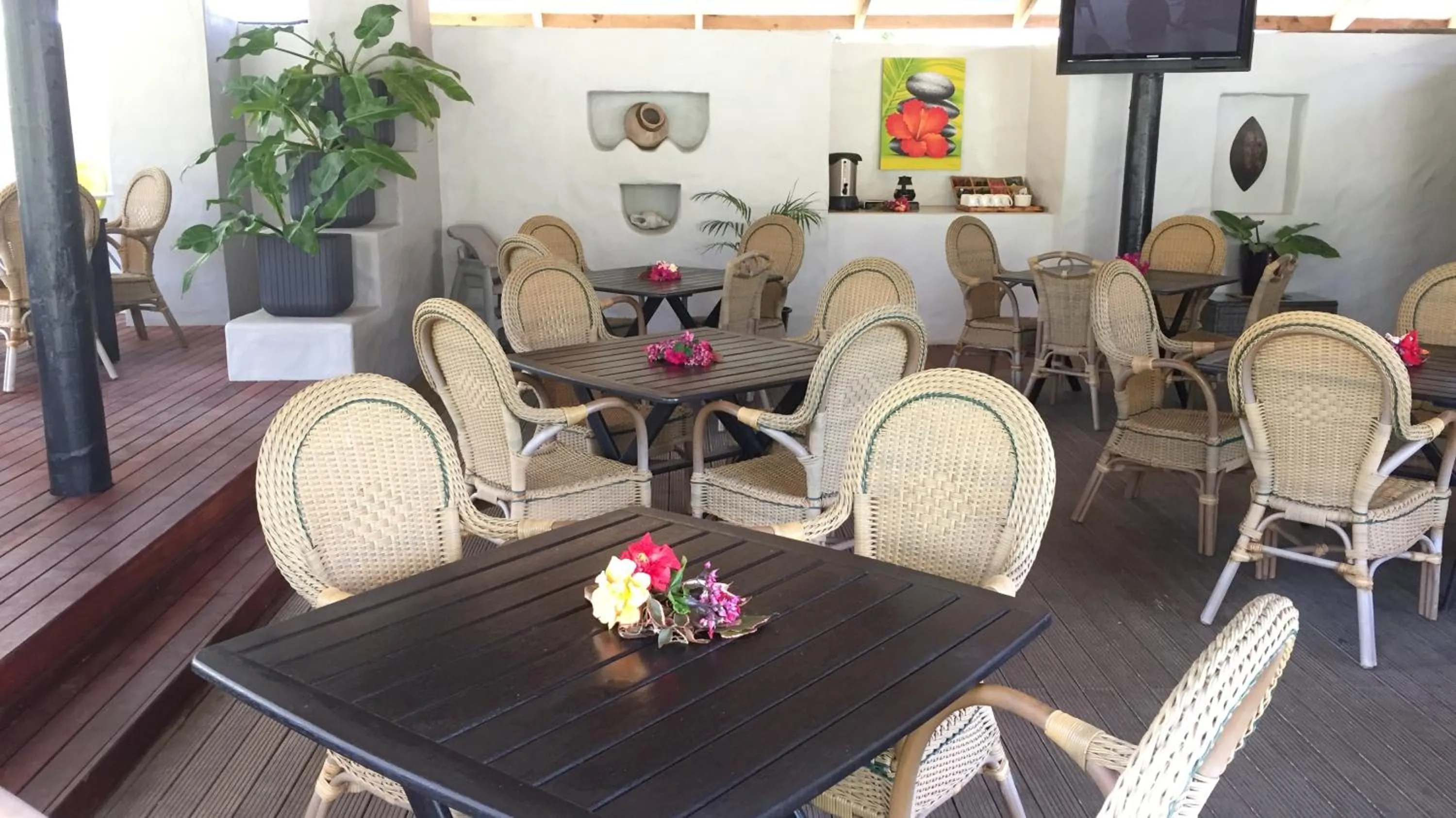 Restaurant/places to eat in Lagoon Breeze Villas