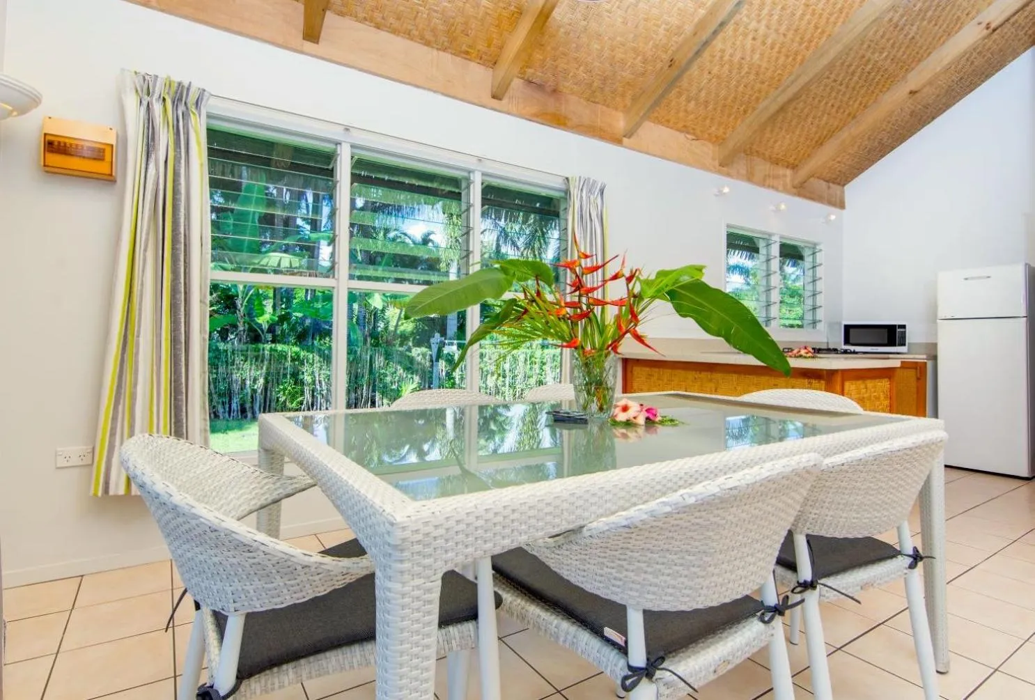 Dining area in Lagoon Breeze Villas