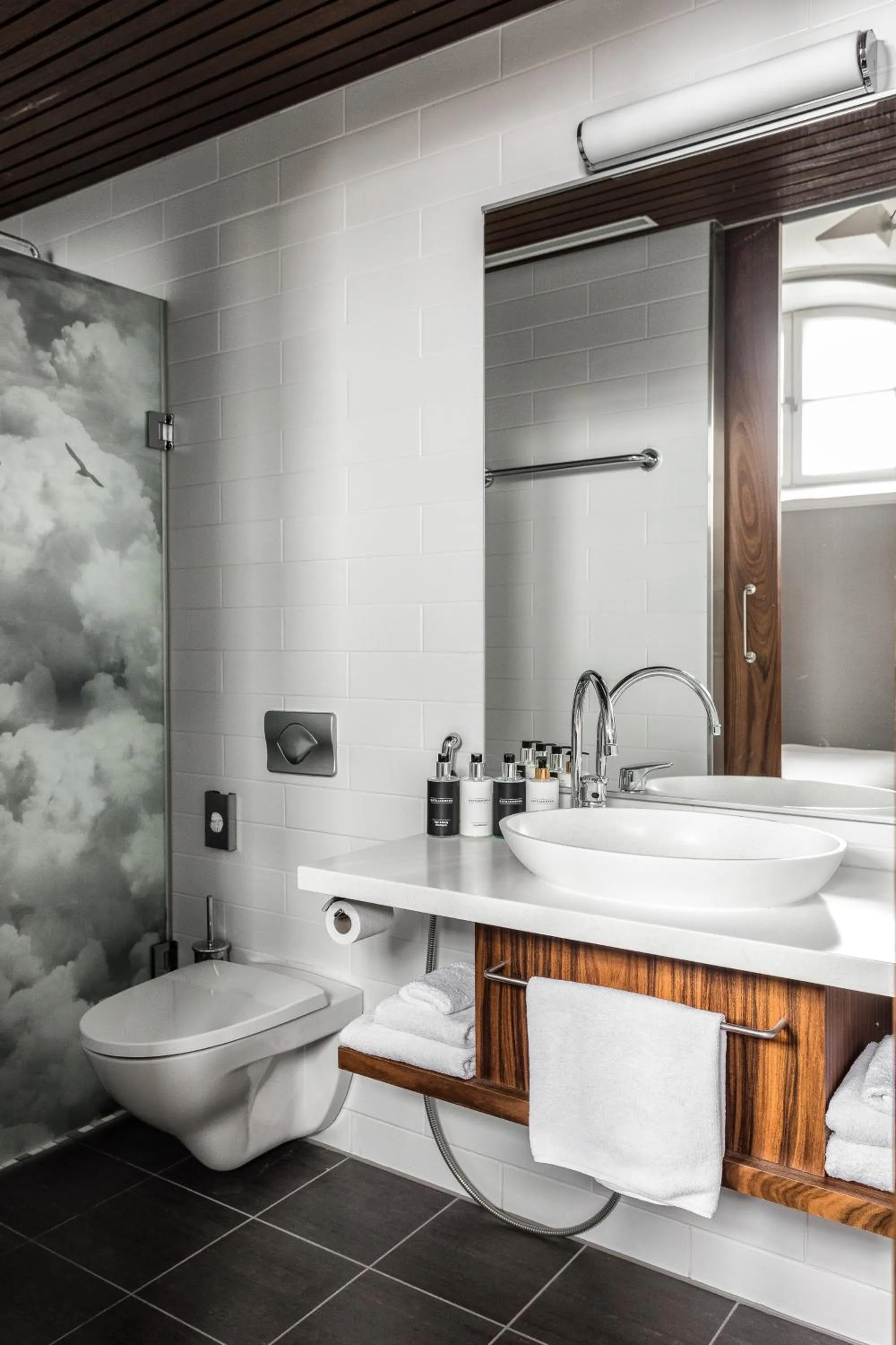 Toilet in Hotel Katajanokka, Helsinki, a Tribute Portfolio Hotel