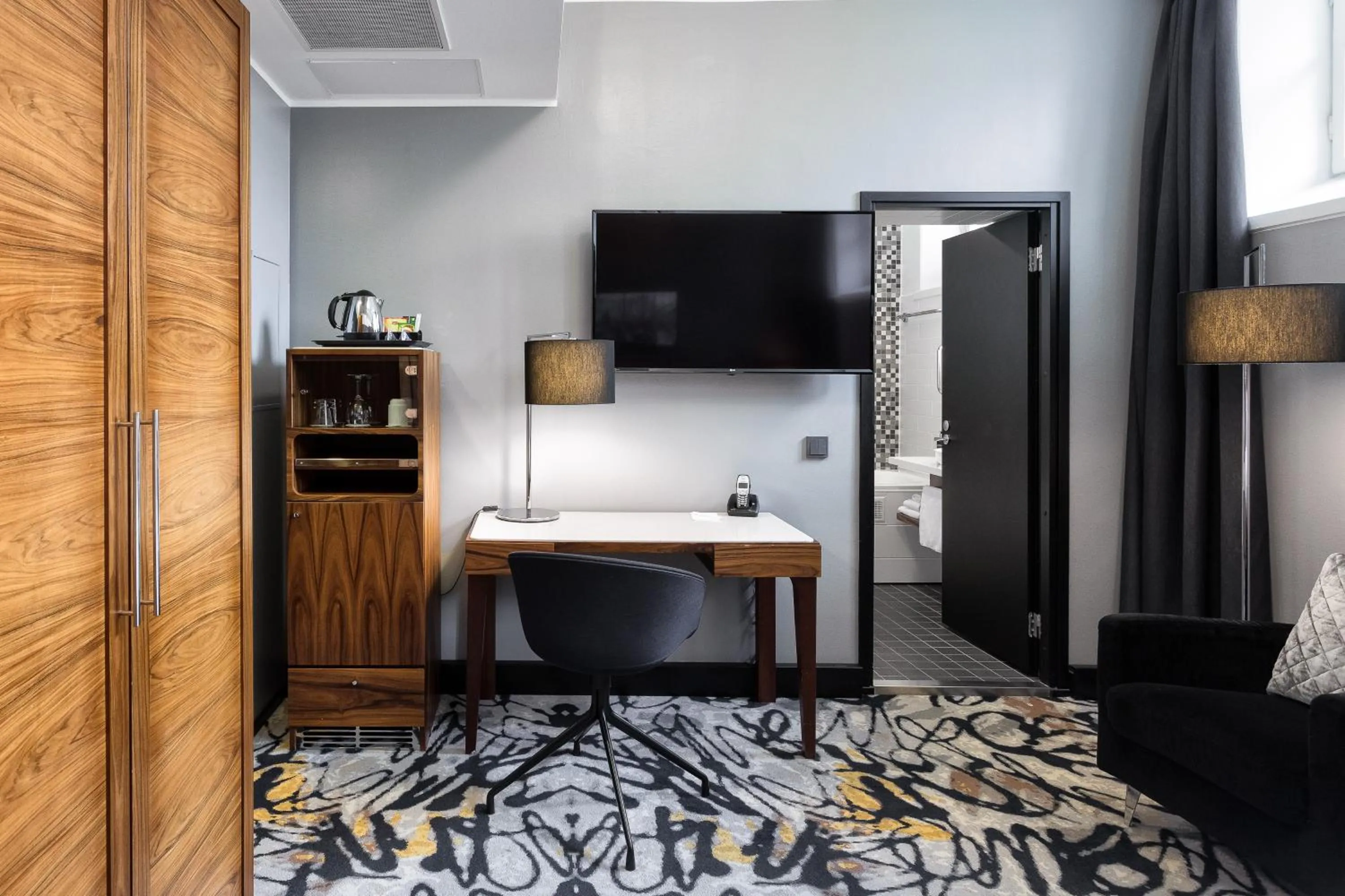 TV and multimedia, Bed in Hotel Katajanokka, Helsinki, a Tribute Portfolio Hotel