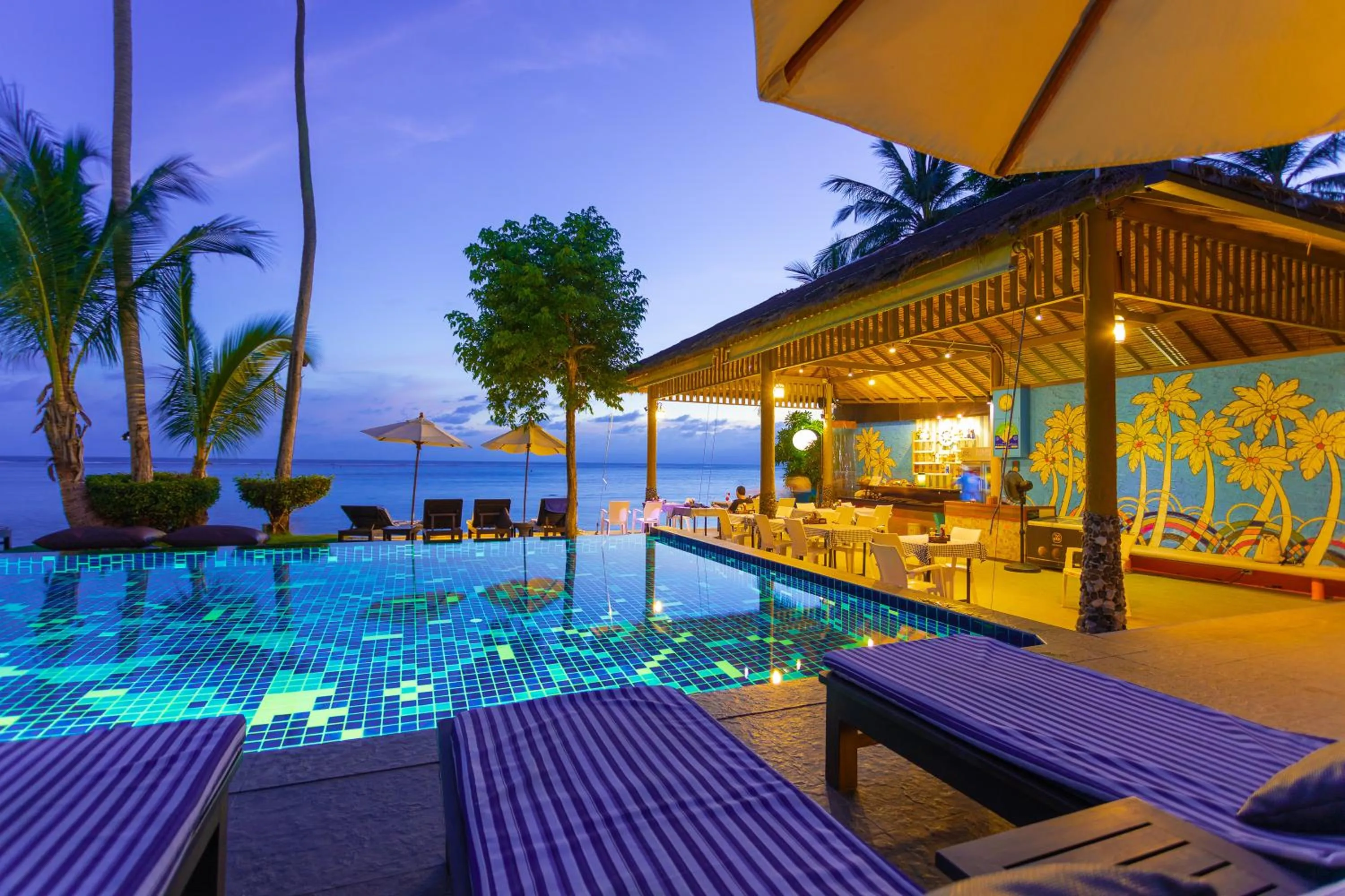 Restaurant/places to eat in Palm Coco Mantra