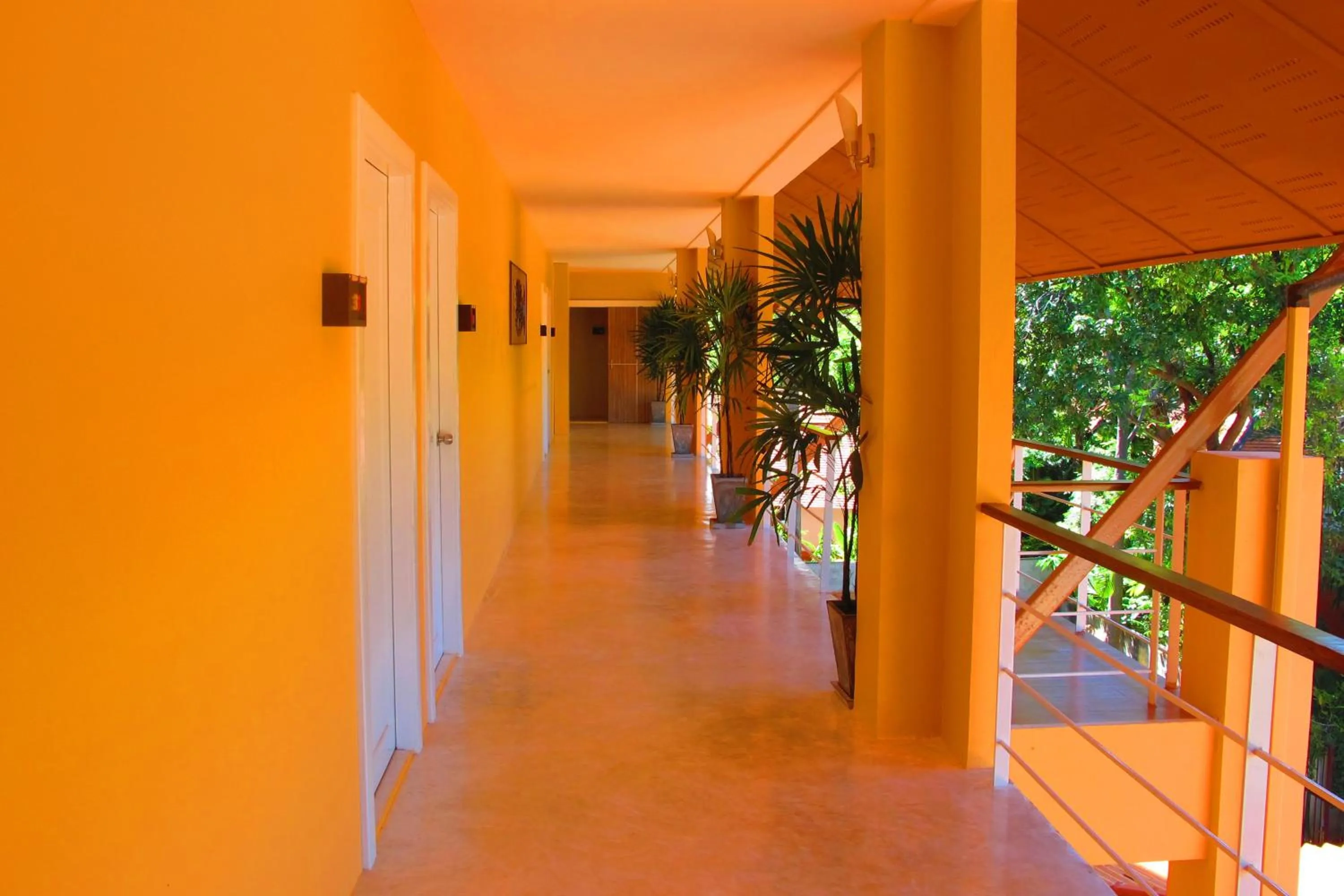 Decorative detail in Palm Coco Mantra