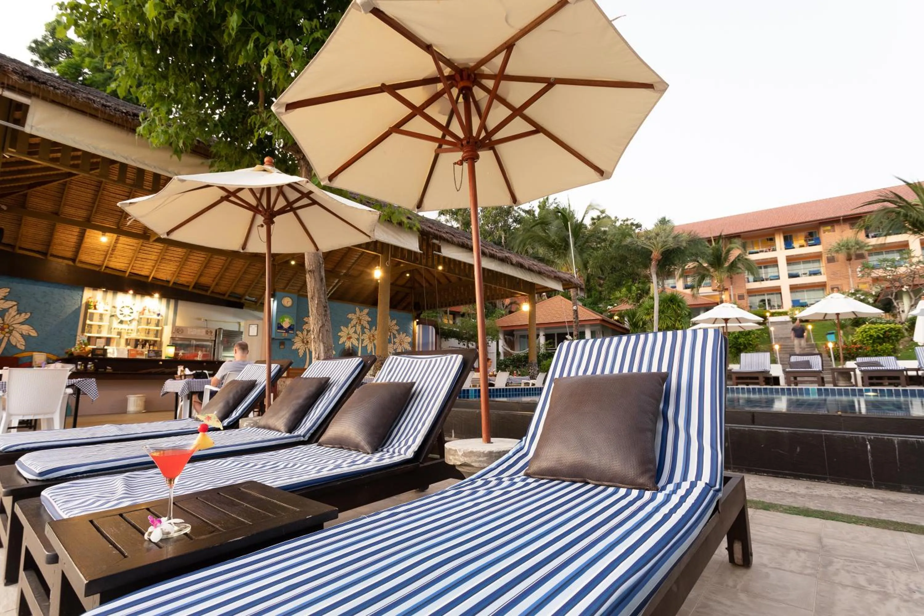 Swimming pool in Palm Coco Mantra