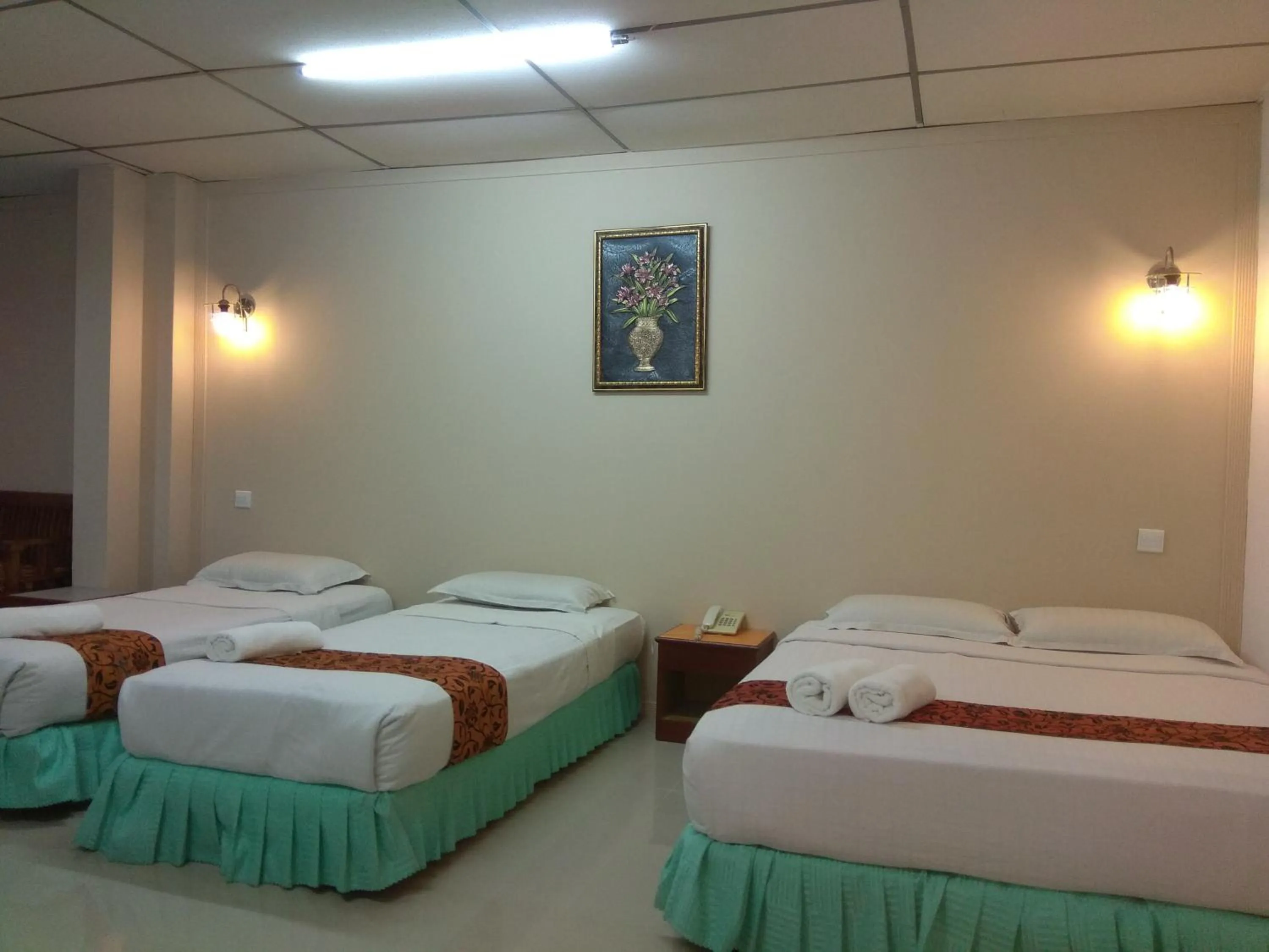 Bed in Hotel K T Mutiara