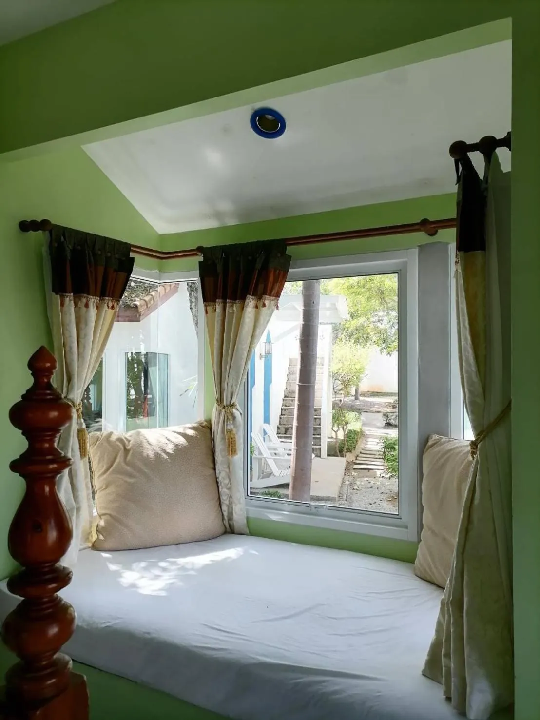 Bed in Baanmontra Beach Resort - Bankrut