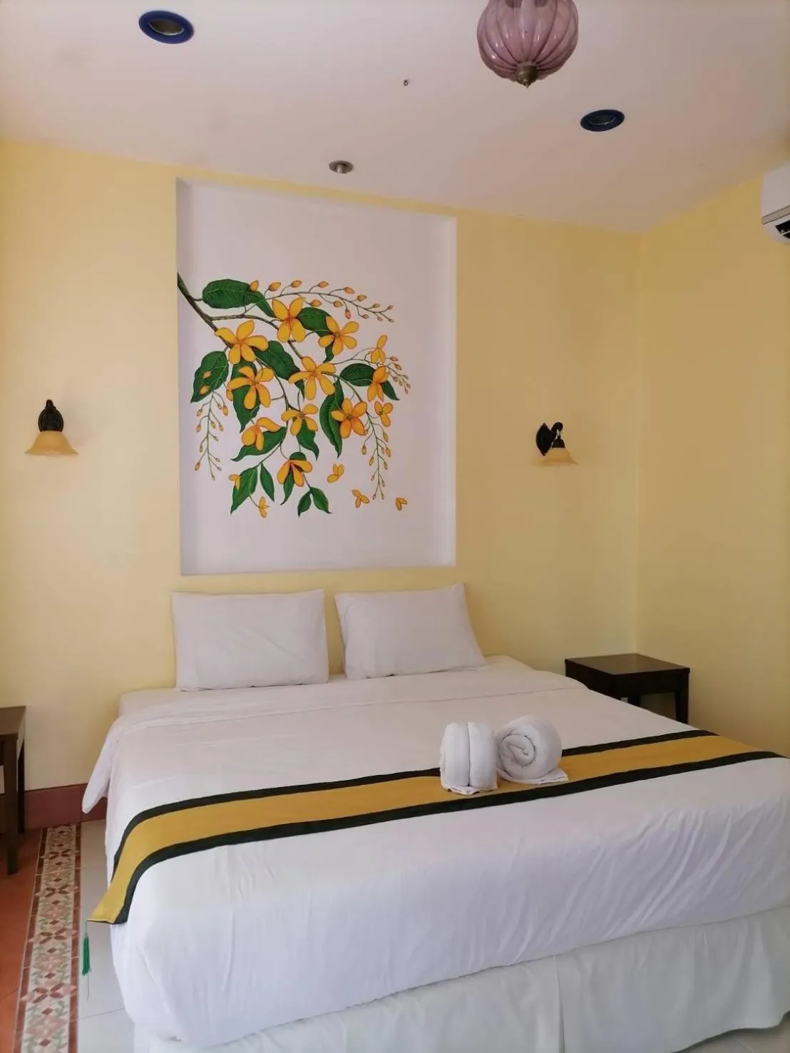 Bed in Baanmontra Beach Resort - Bankrut