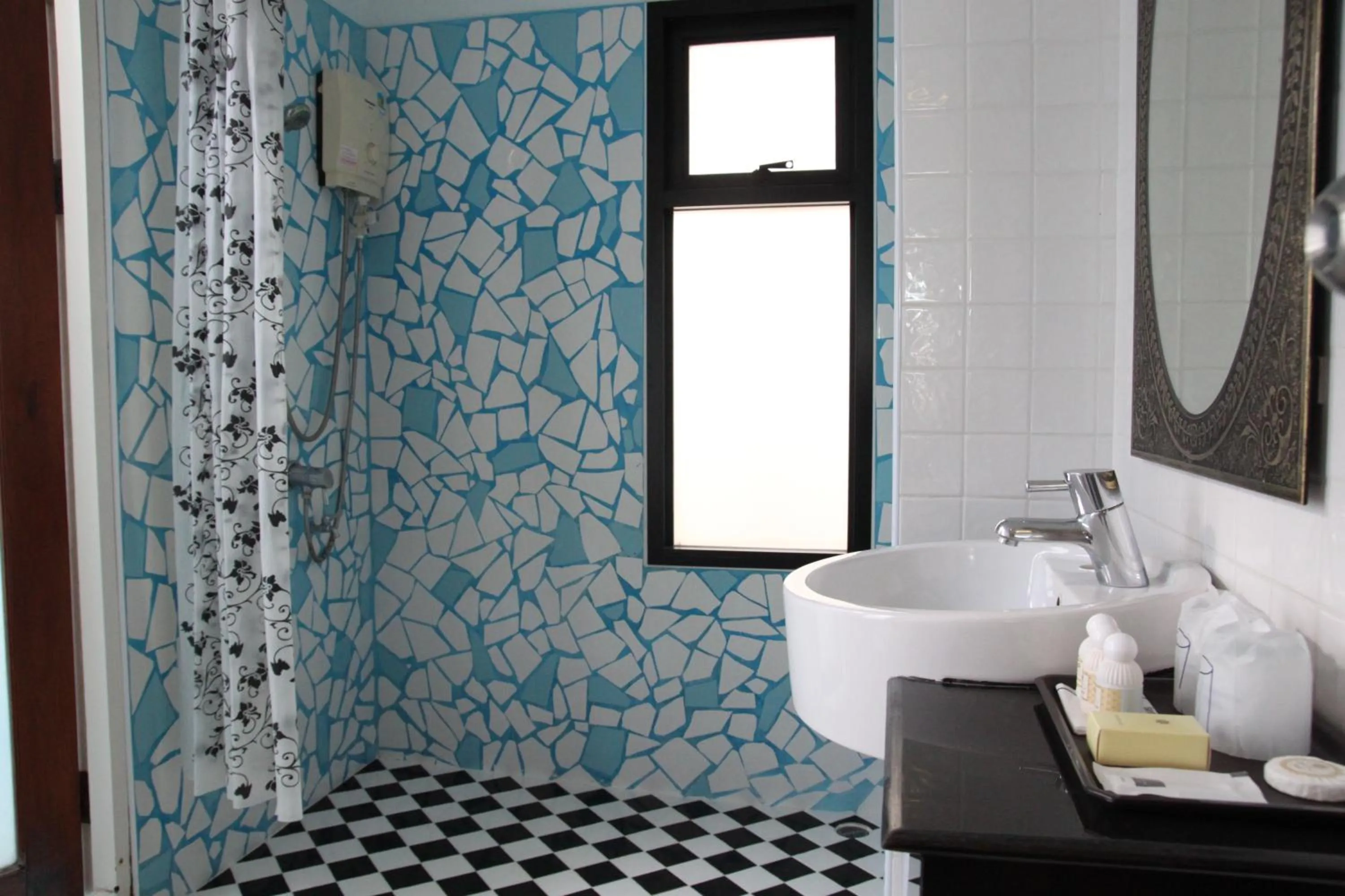 Bathroom in Baanmontra Beach Resort - Bankrut