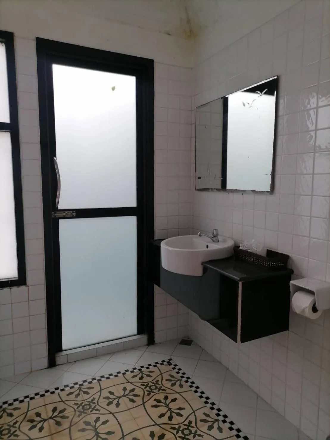 Baanmontra Beach Resort - Bankrut