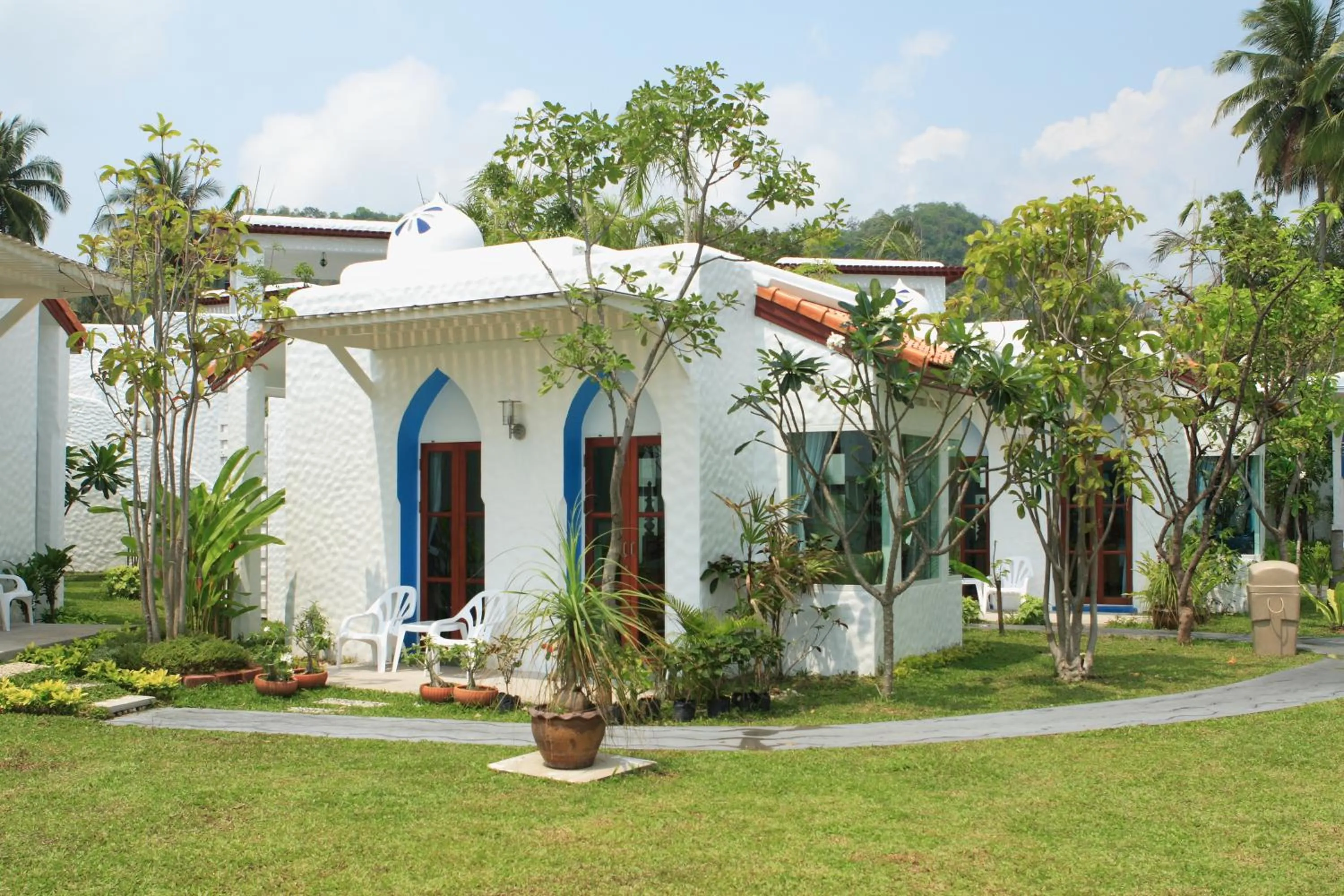 Beach in Baanmontra Beach Resort - Bankrut